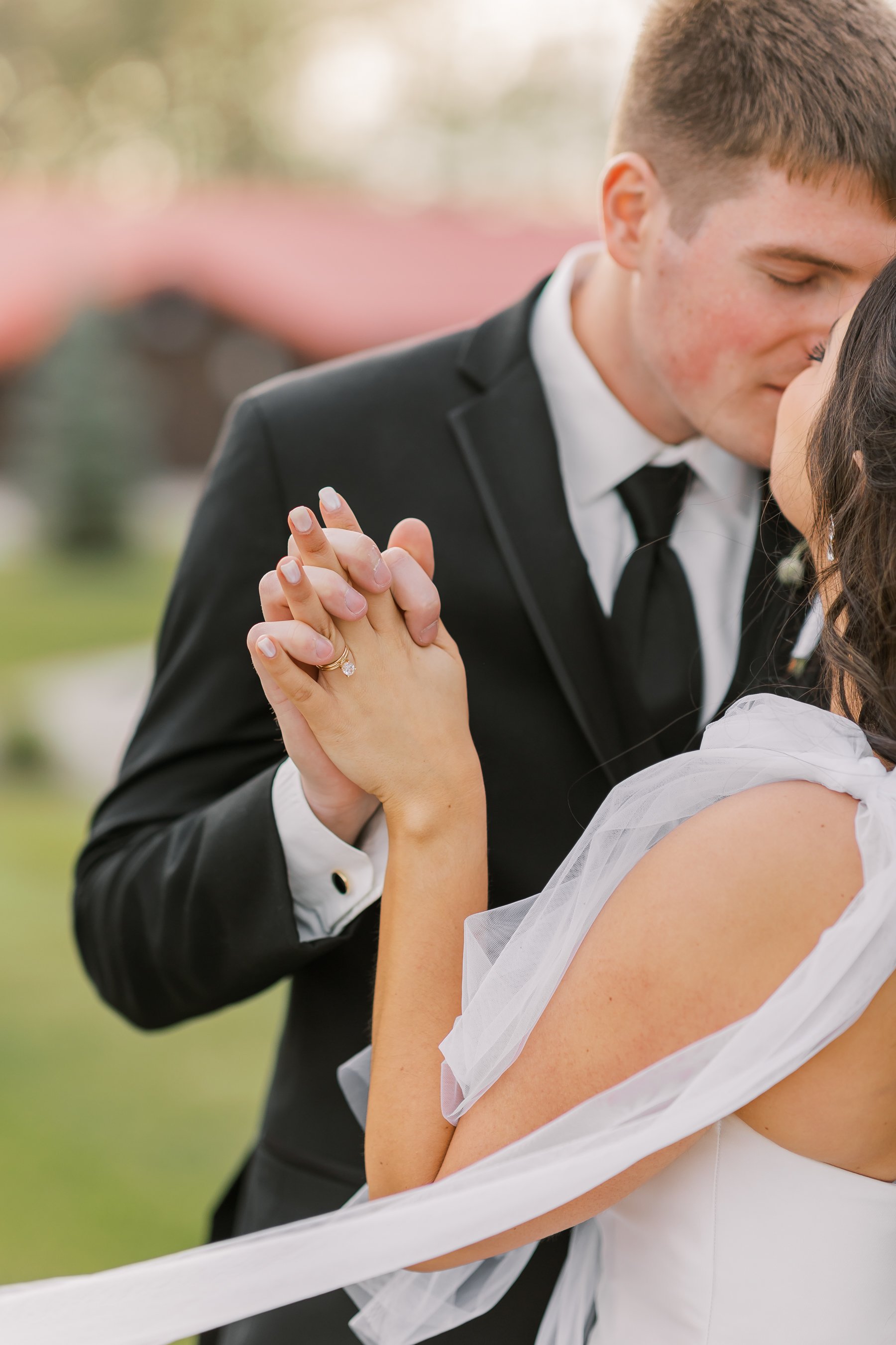 A Louisville Wedding Photographer capturing a Timeless wedding at a Louisville Wedding Venue