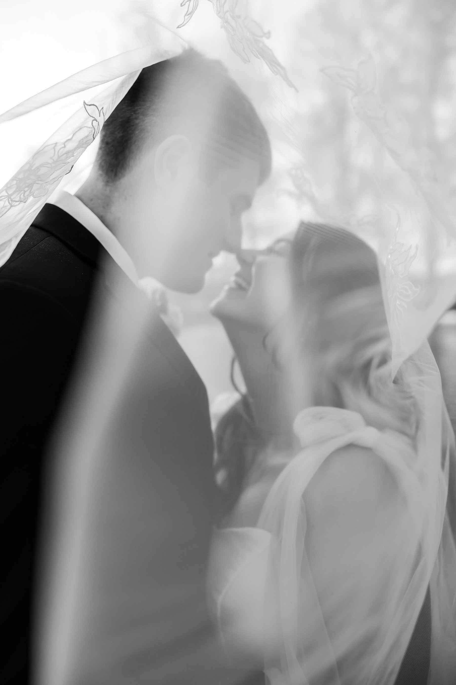 A Louisville Wedding Photographer capturing a Timeless wedding at a Louisville Wedding Venue