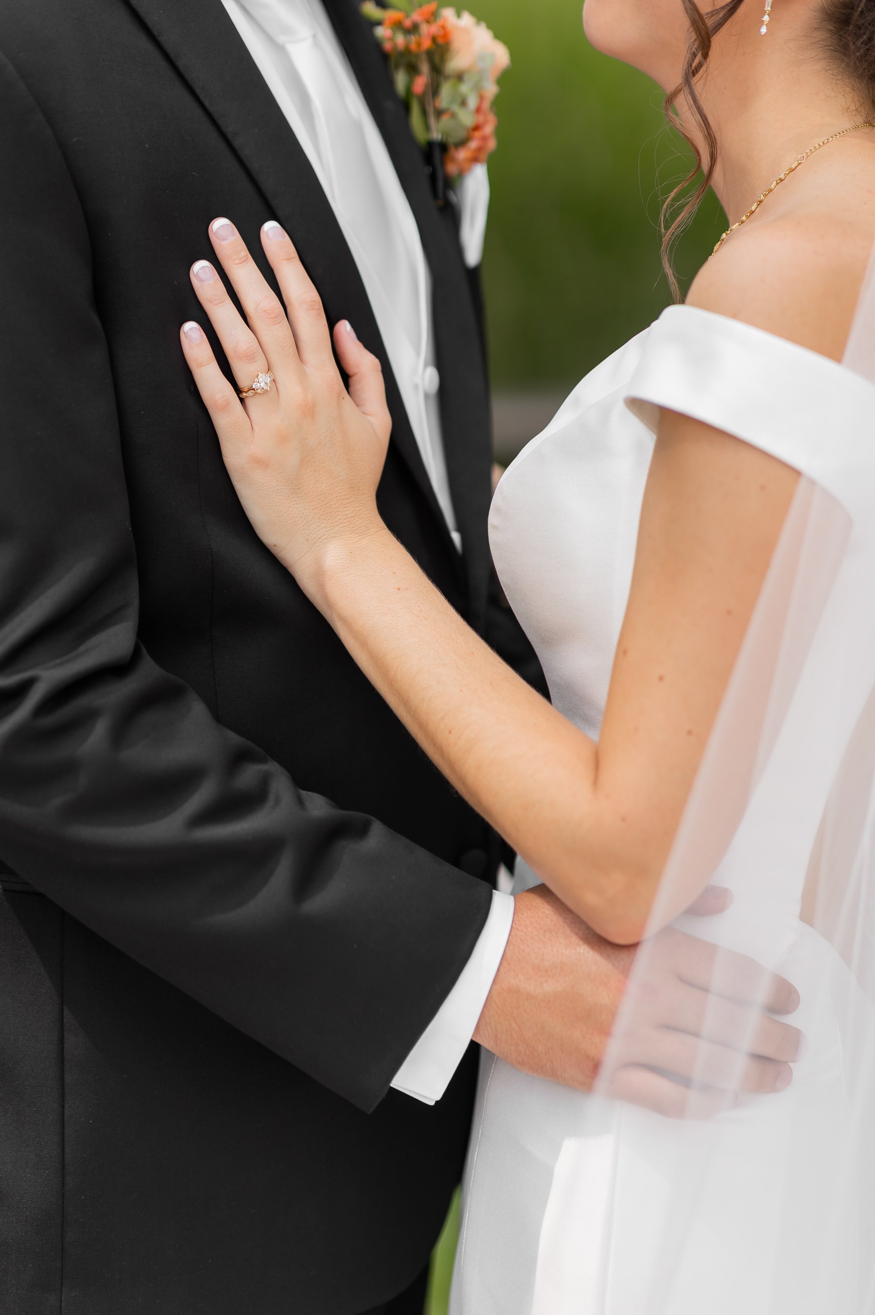 A Louisville Wedding Photographer capturing a Timeless wedding at a Louisville Wedding Venue