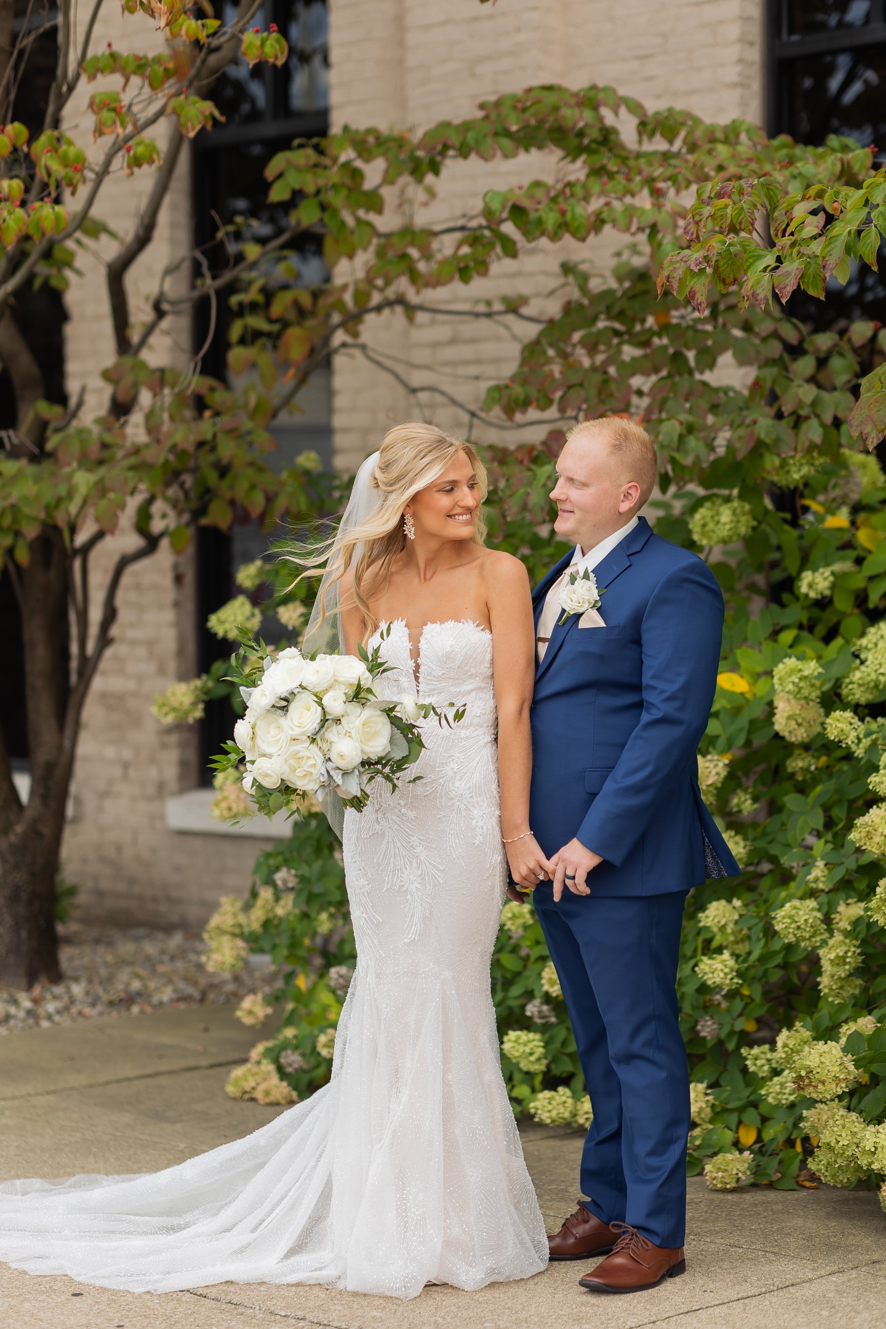 A Louisville Wedding Photographer capturing a Timeless wedding at a Louisville Wedding Venue