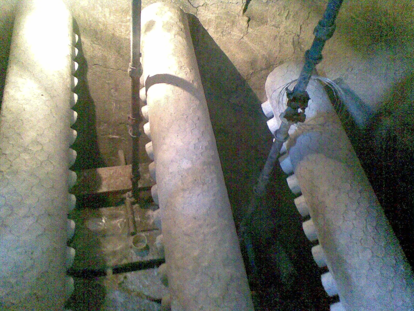 trabajos en ciclon en el domo FCC en la refineria puerto la cruz