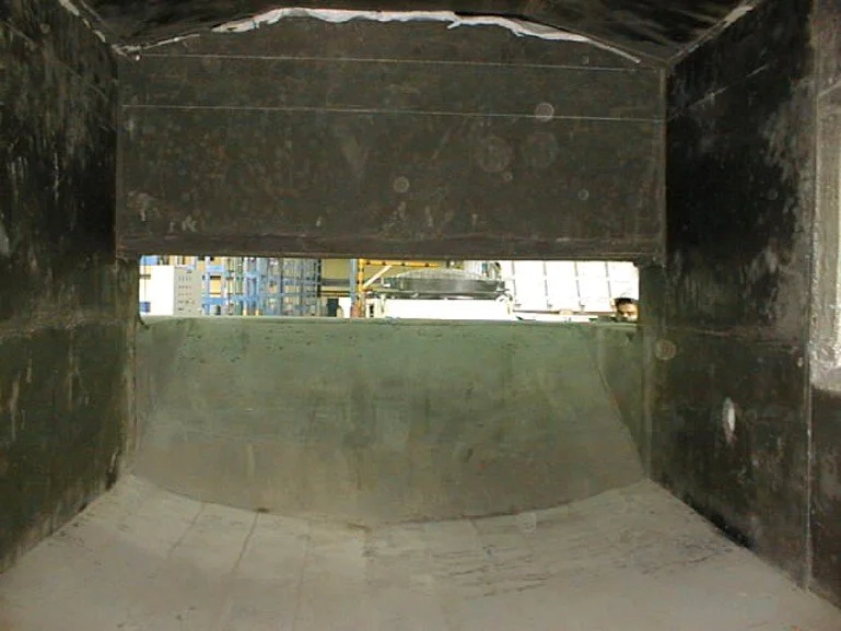 Trabajos  vaciado en un horno de fundición 