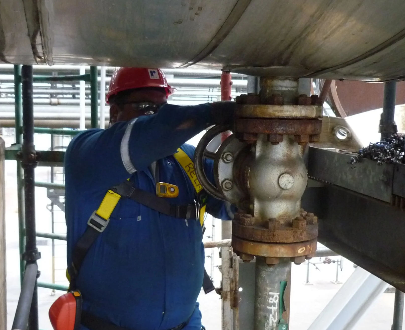  trabajos en horno clauss y caldera  apernado valvulas bridas