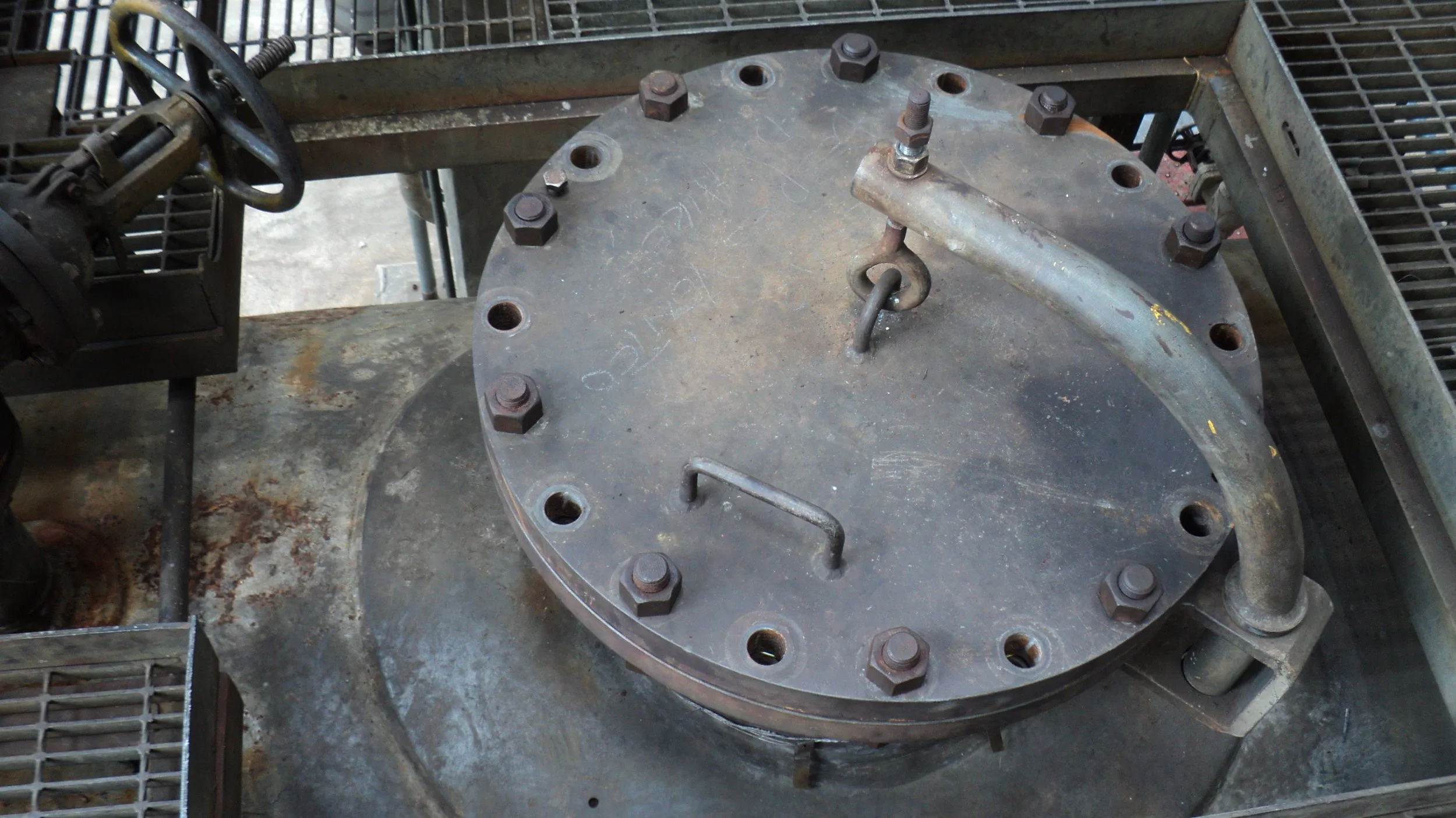 	
trabajos en horno clauss y caldera apernado valvulas bridas