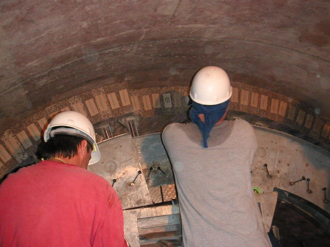 instalacion Ladrillos refractario horno rotatorio