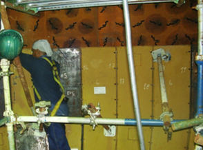 Trabajador instalando encofrado metalico para vaciado en reformador secundario planta amoniaco  pequiven moron 