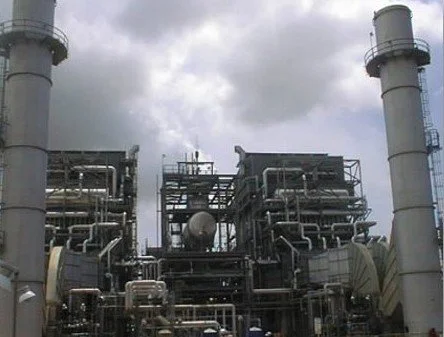 	
planta industrial en refineria