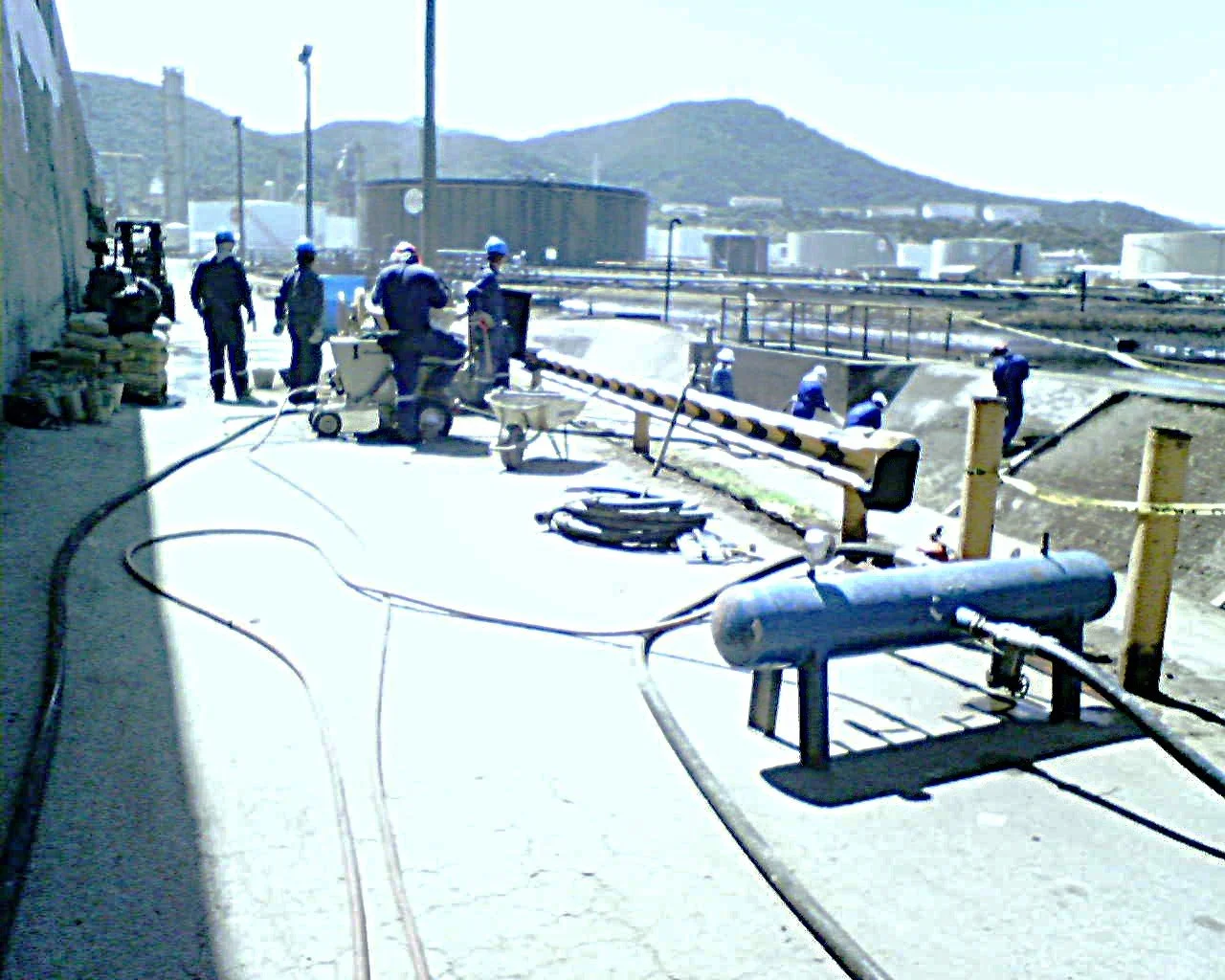 	
proyeccion en dique talud refineria el palito