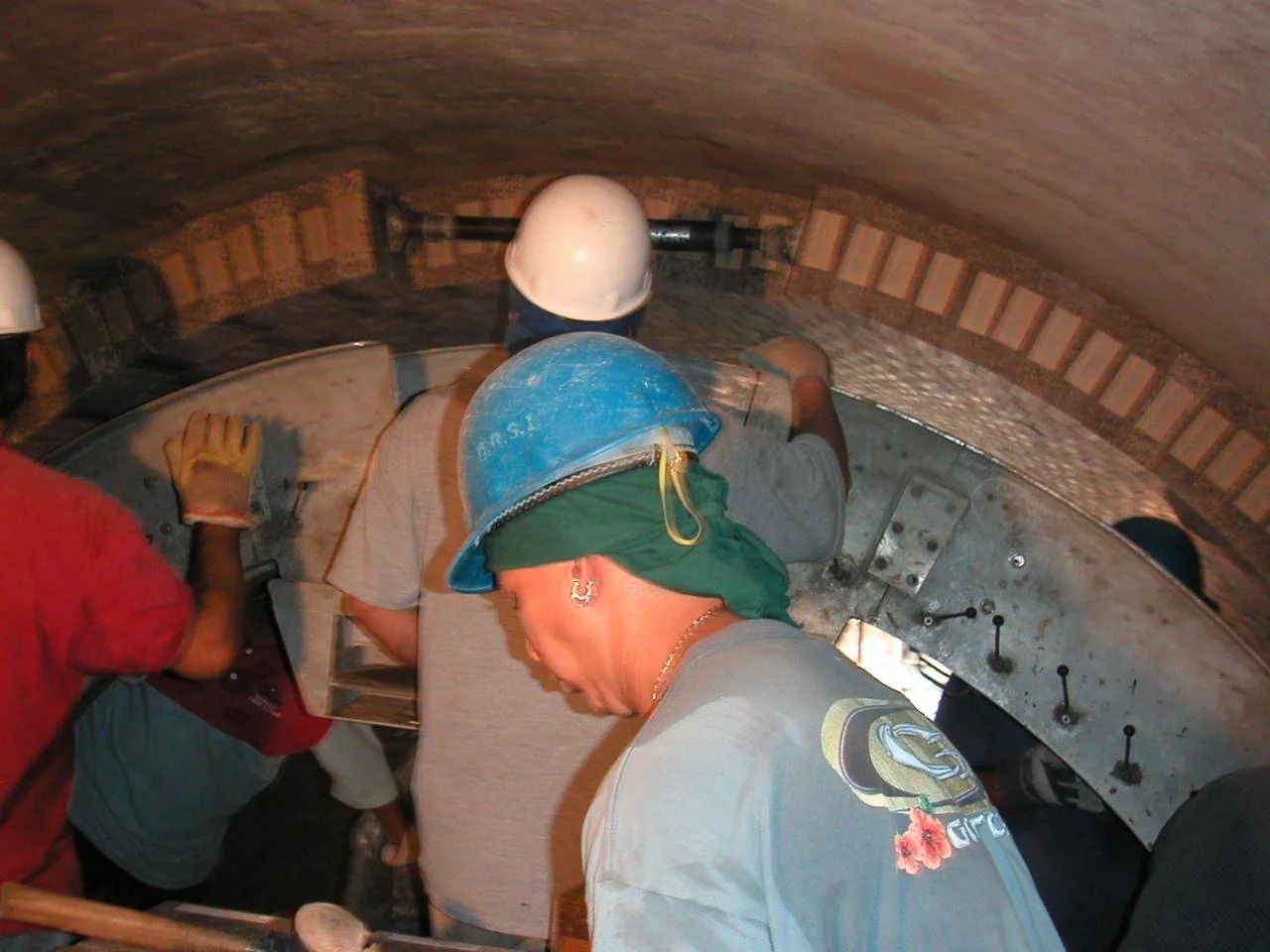 instalacion Ladrillos refractario horno rotatorio