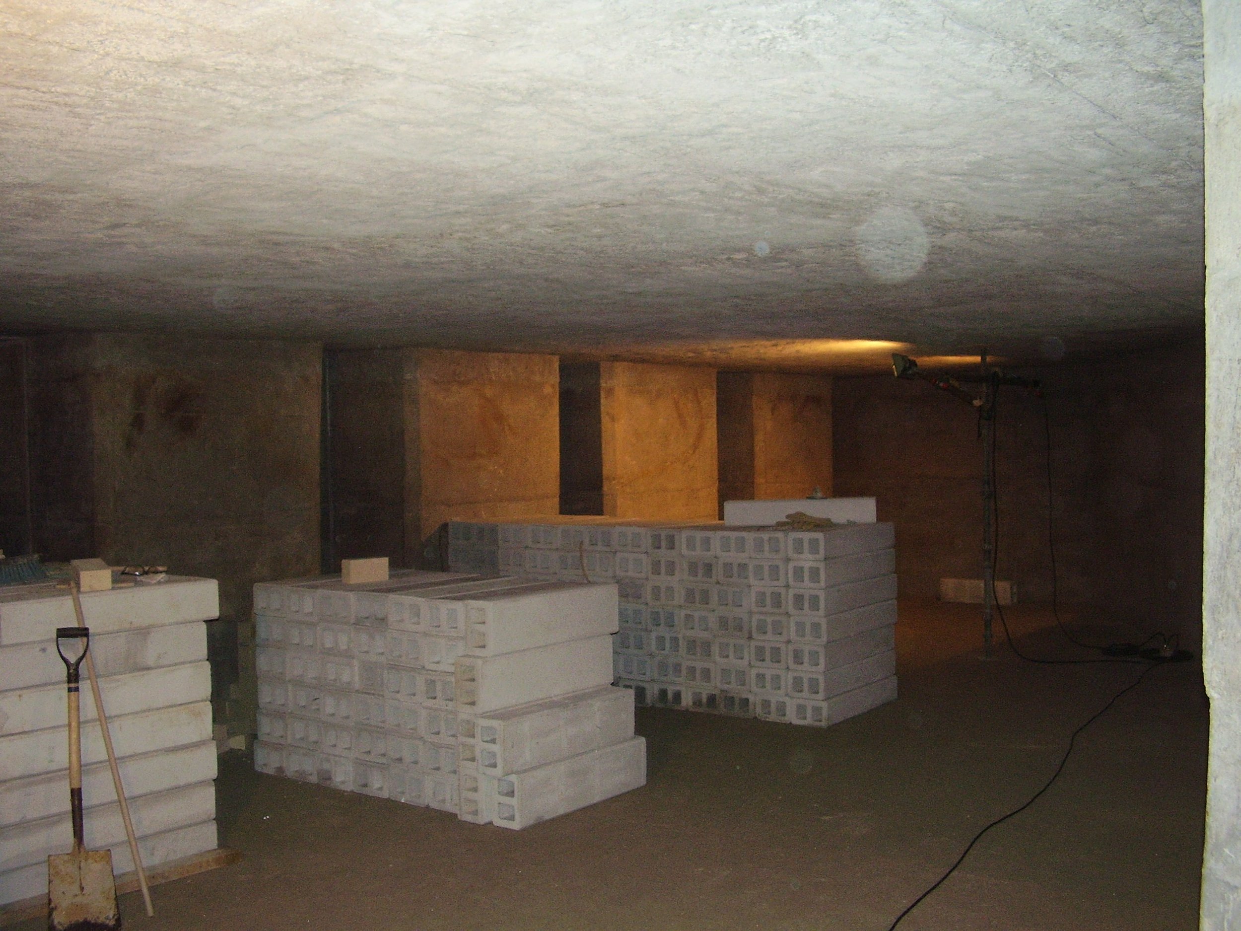 pasillo ladrillos muros horno