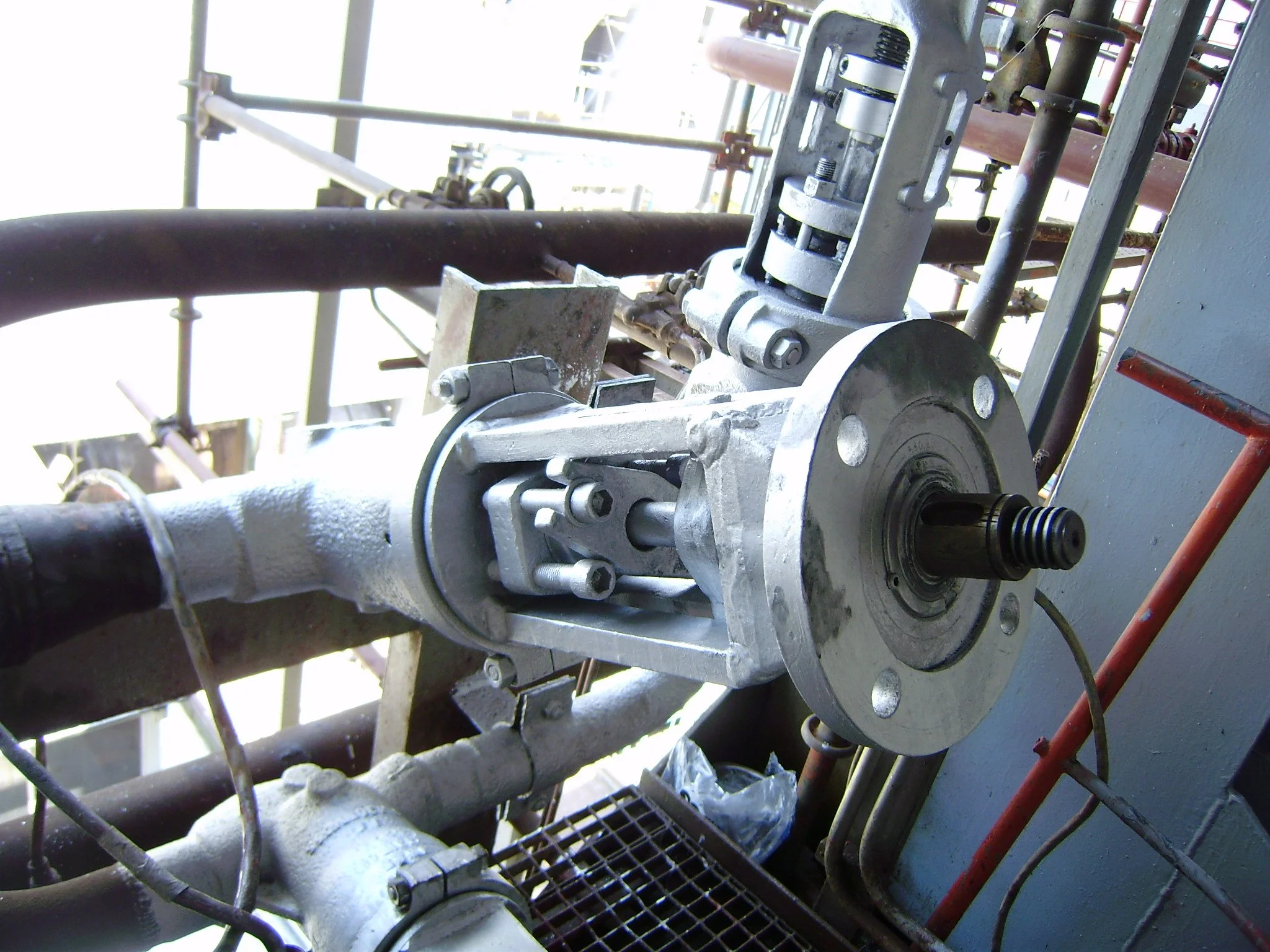 	
trabajos en horno clauss y caldera apernado valvulas bridas