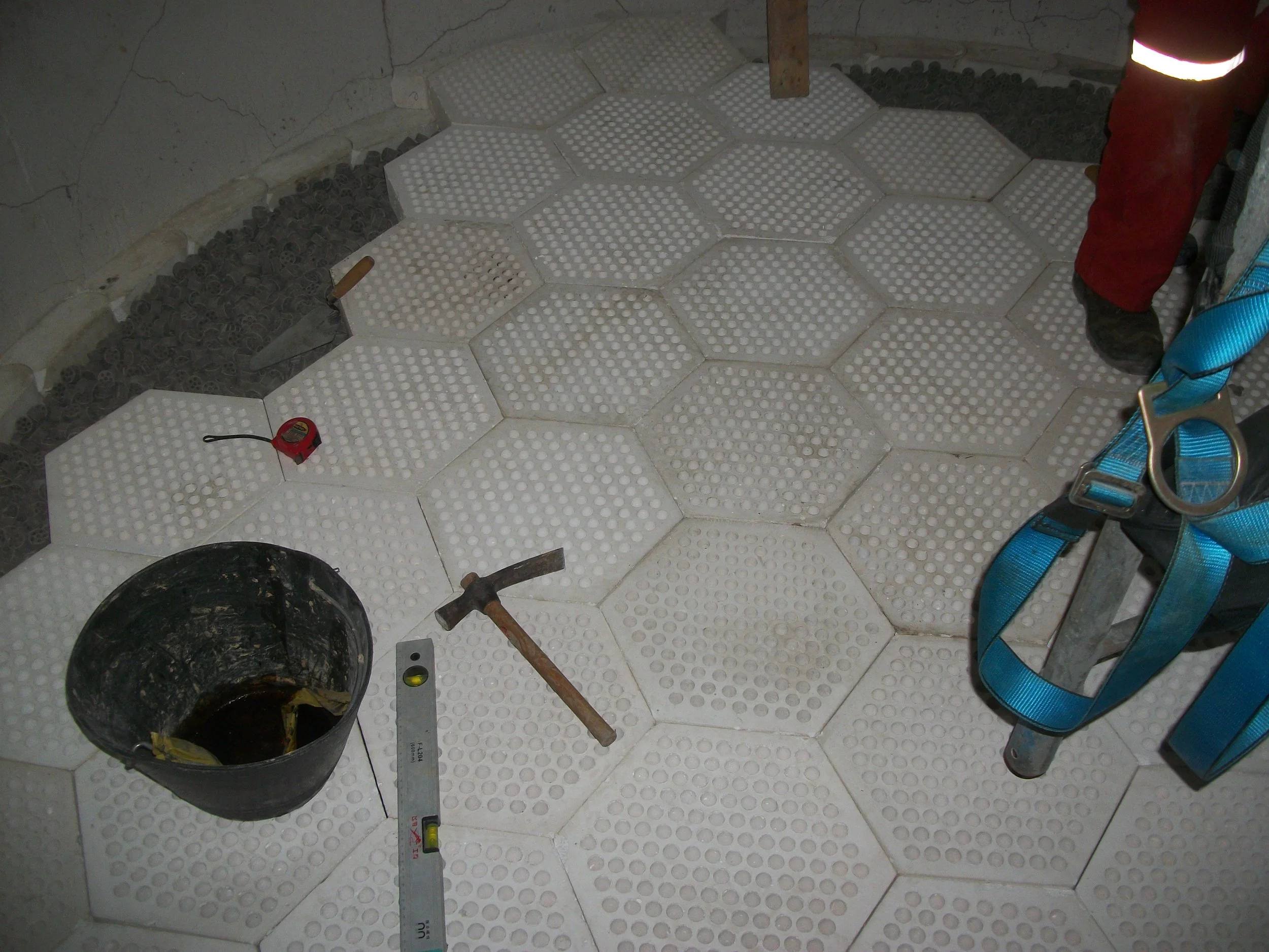 Revestimiento ladrillos refractarios de piso horno.