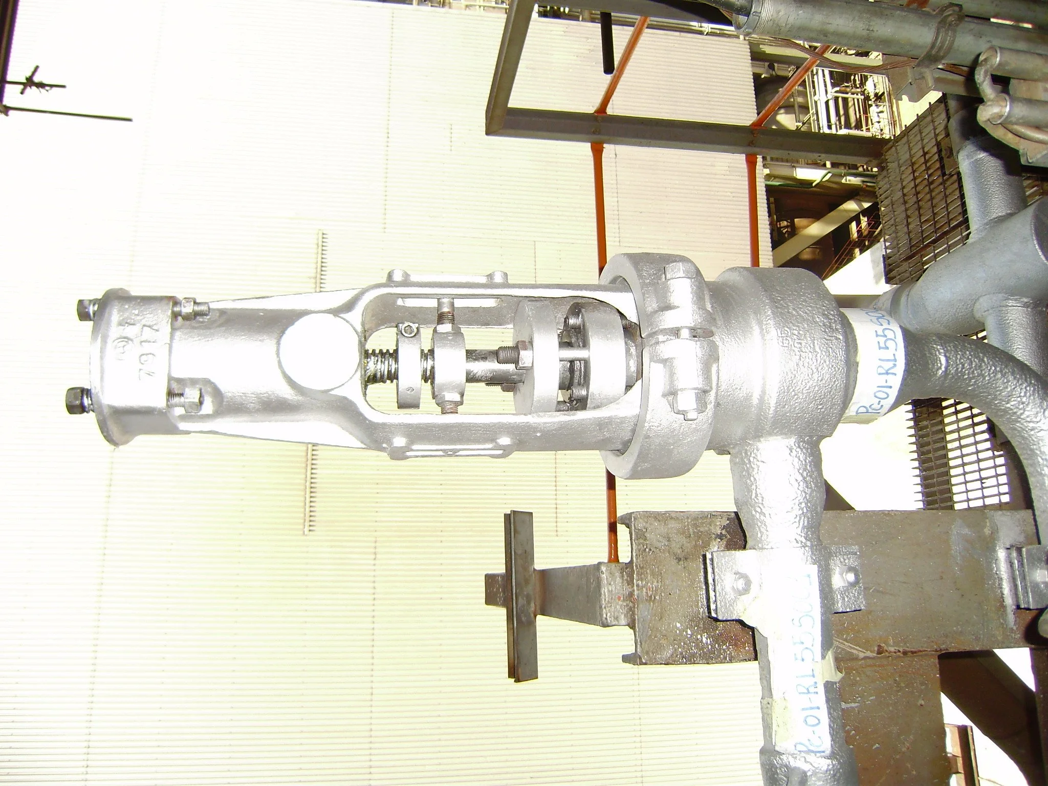 	
trabajos en horno clauss y caldera apernado valvulas bridas