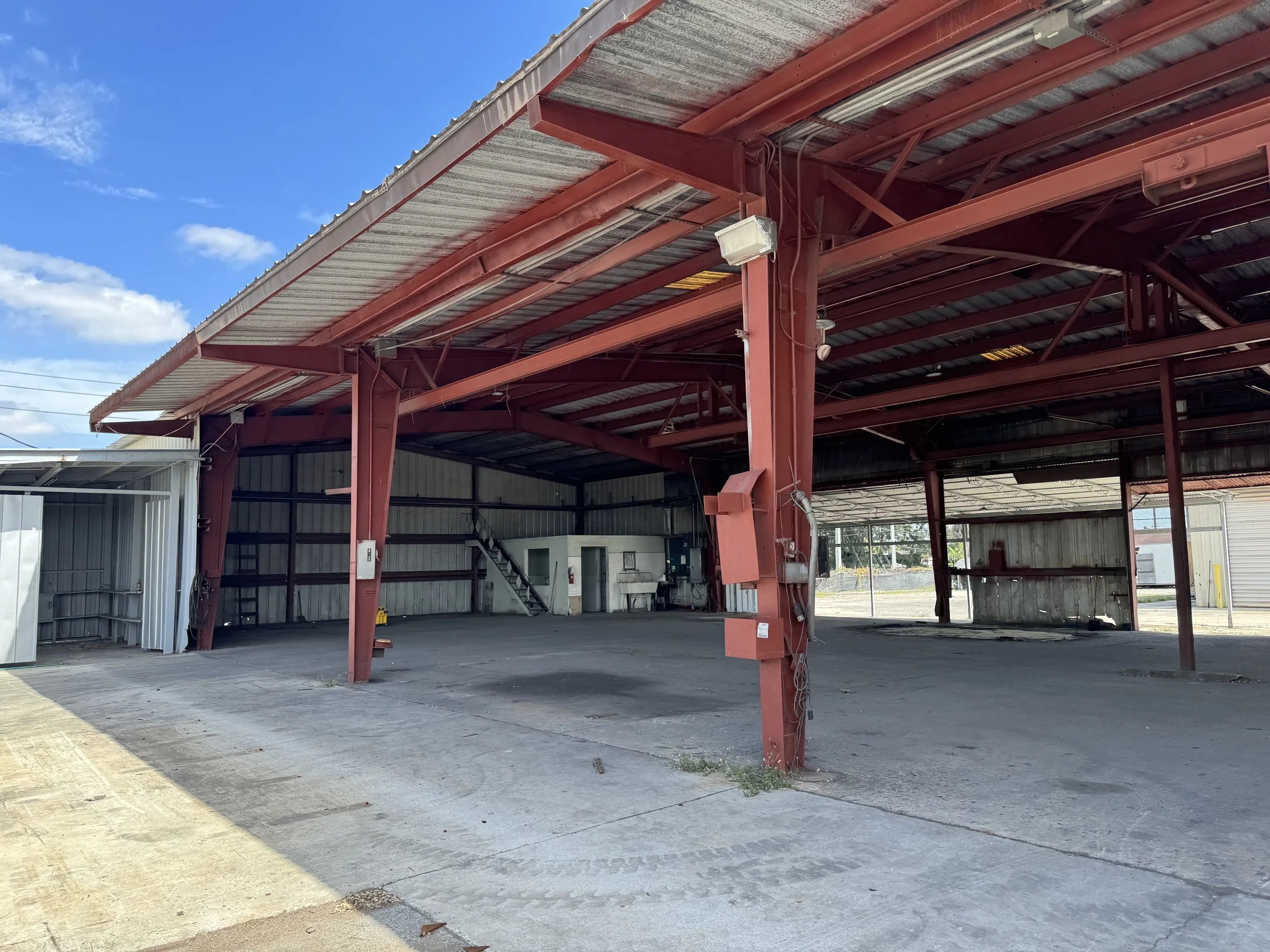 ComReal_Miami_Doral_110890 NW S River Dr_3.jpeg