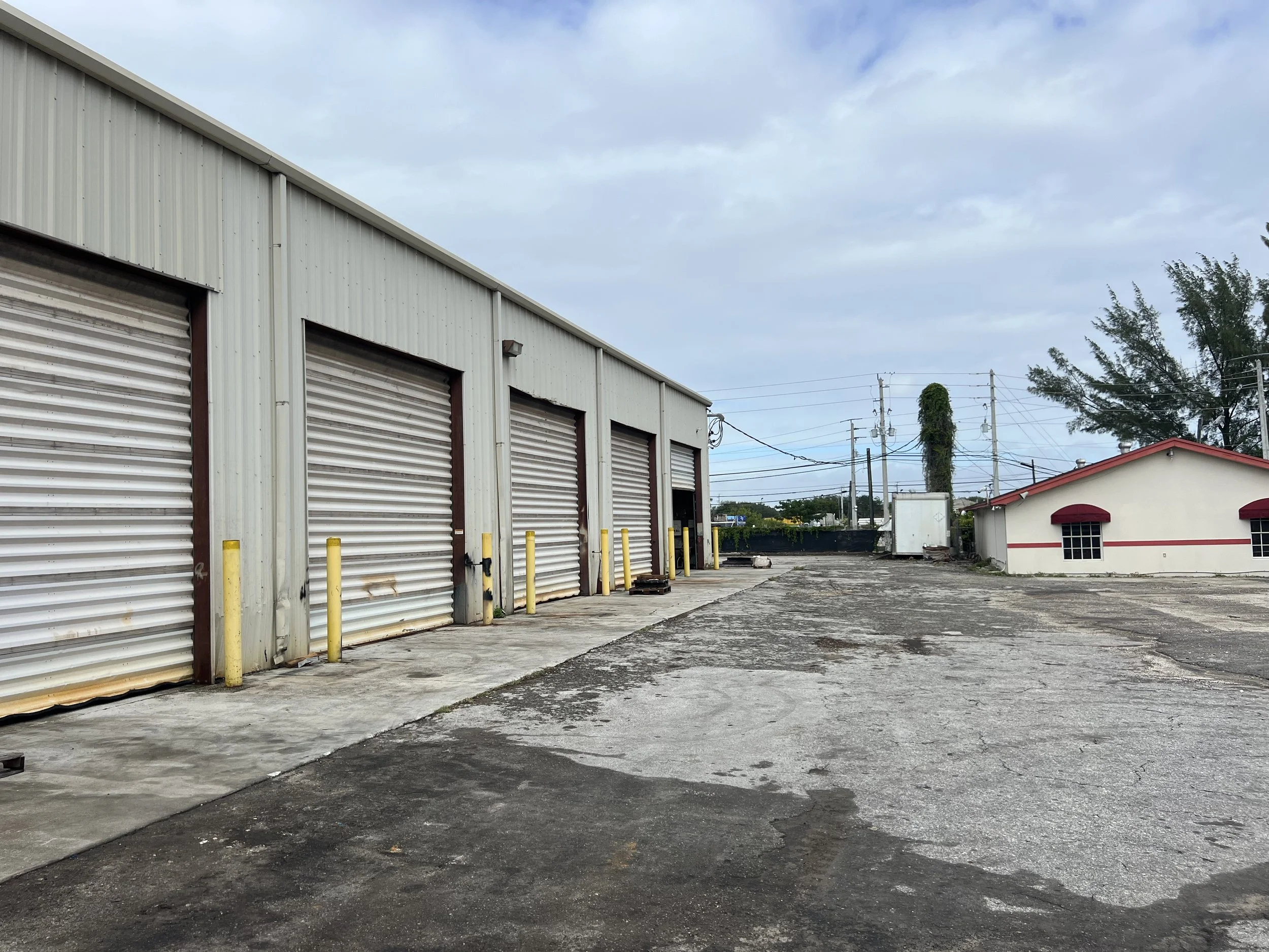 ComReal_Miami_Doral_110890 NW S River Dr_4.jpeg
