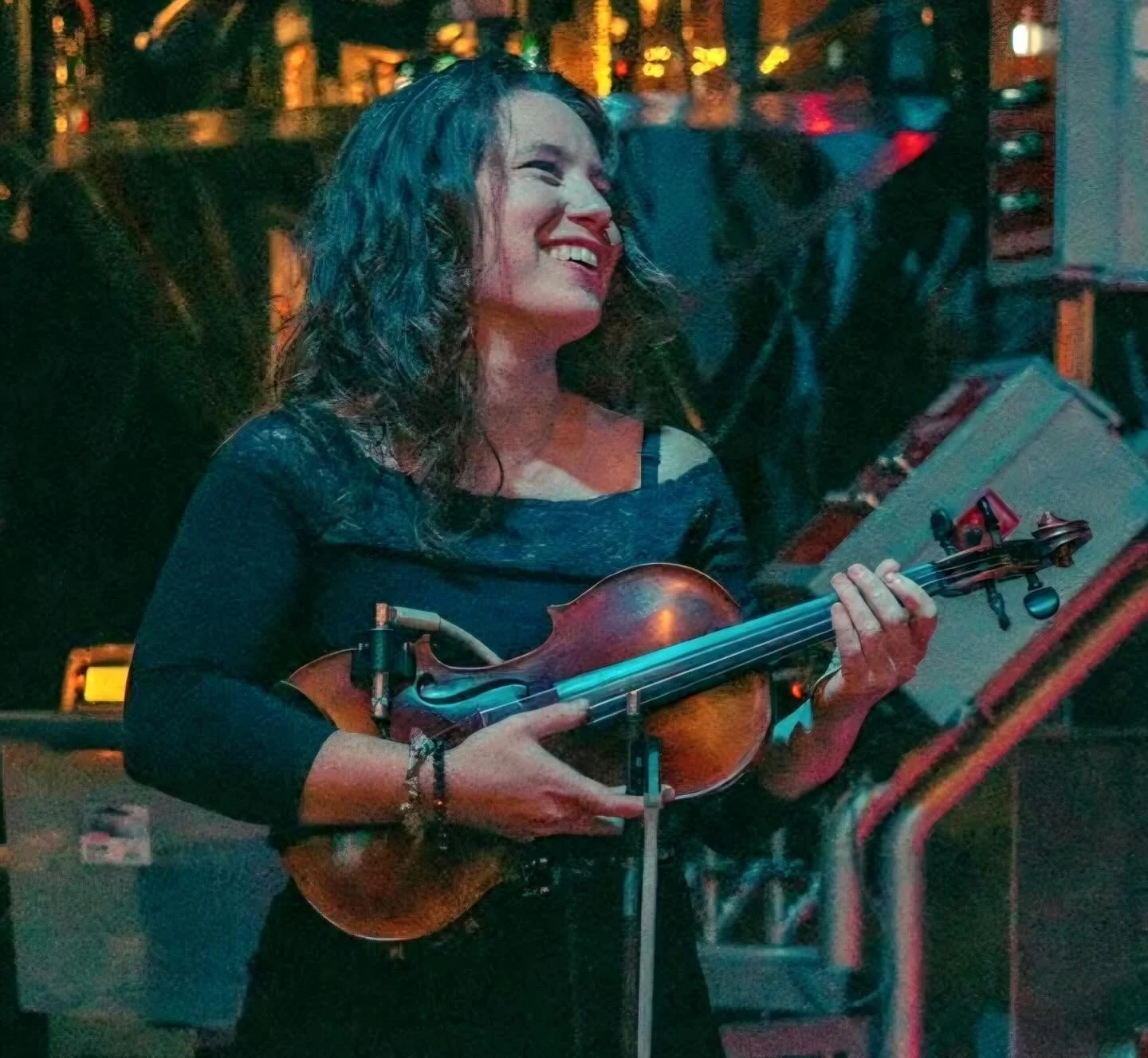 Introducing @tessacaressa as our newest member of the Triple Fiddle coven! She may look adorable, but she comes heavily armed with Grapelli-flavored licks, formidable improvisatory skills, and a fiddle background steeped in styles from flamenco to co