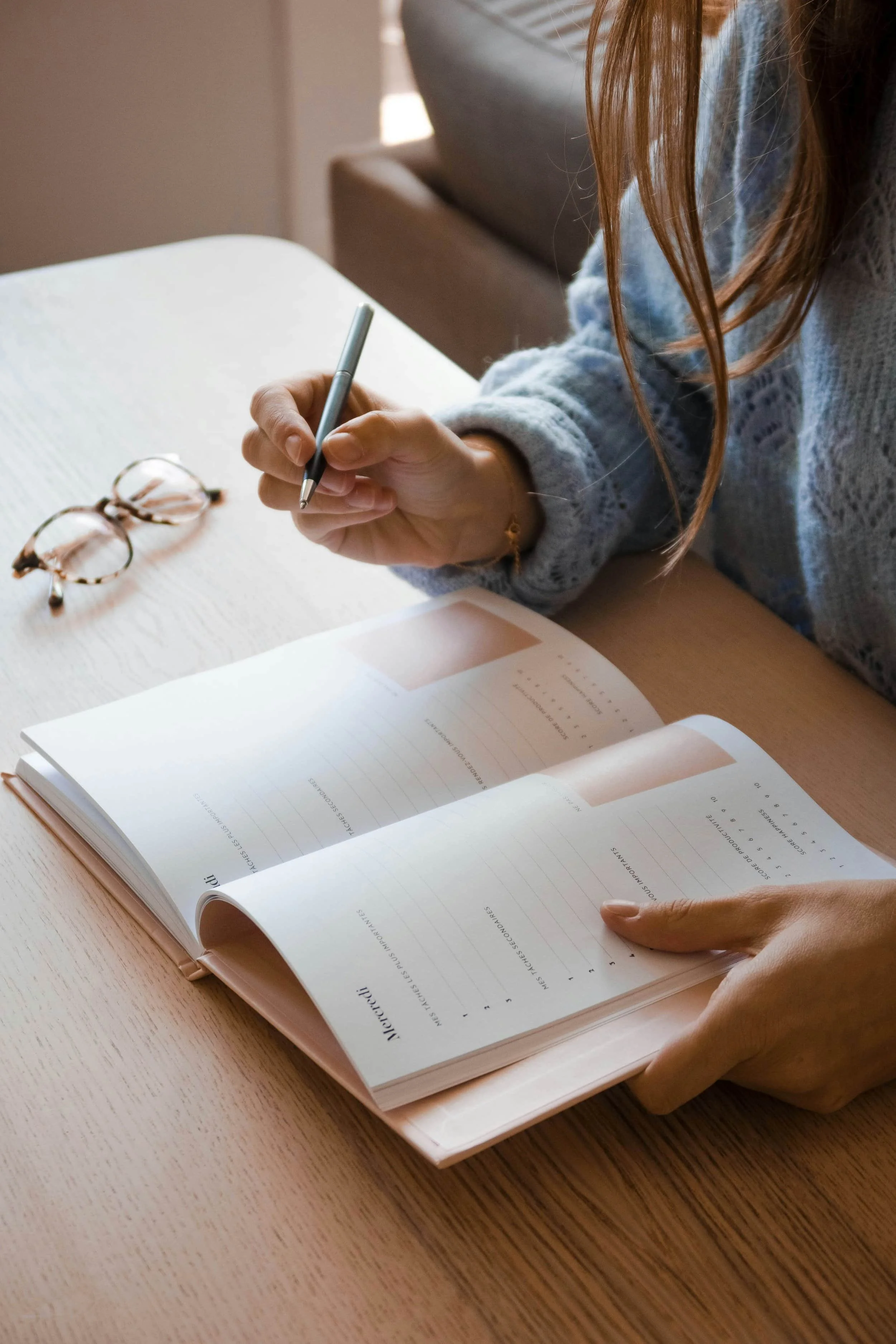 Do I Still Need a Virtual Assistant If I'm Using AI?