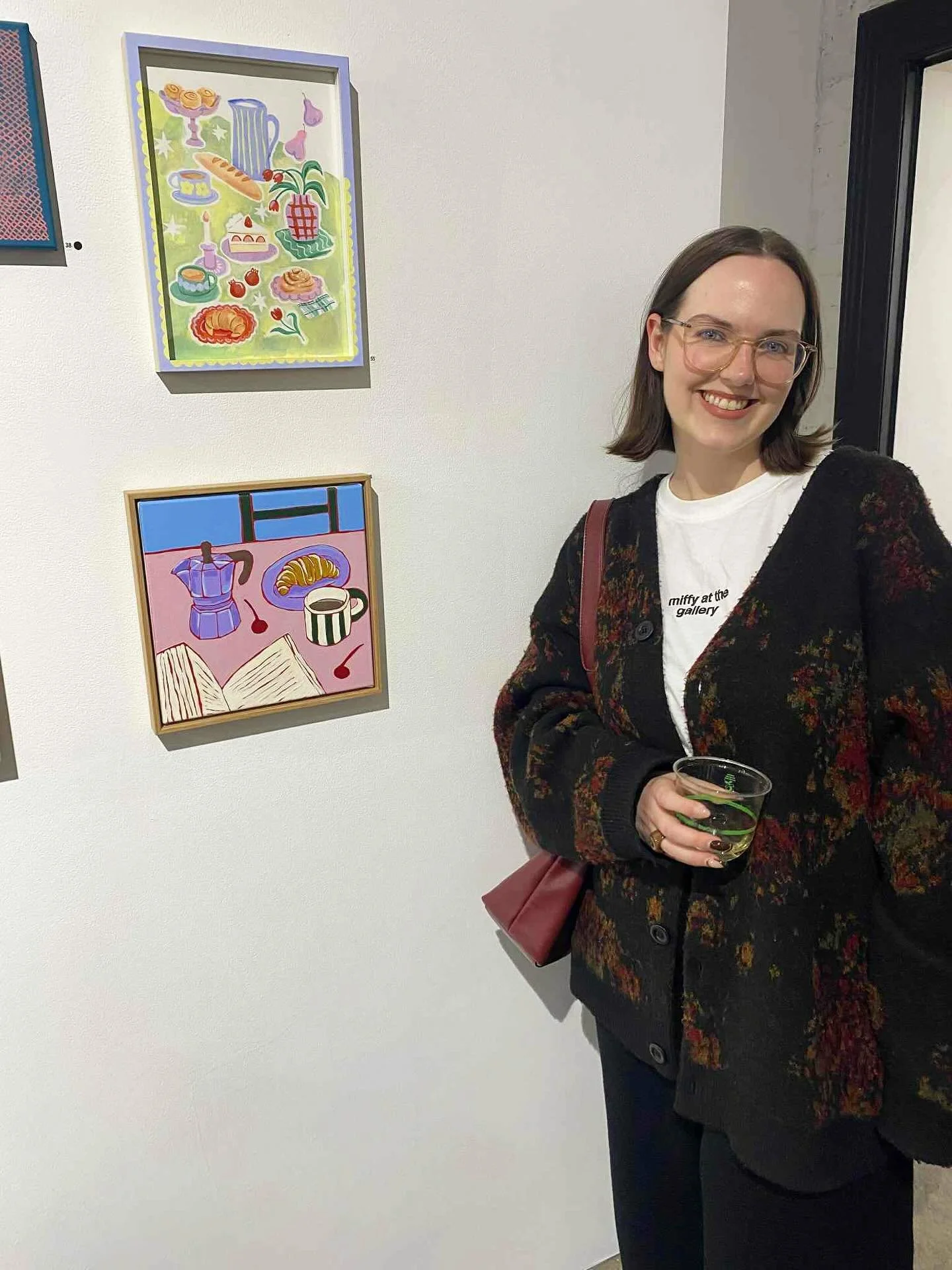 Thank you to my cute friends who came out to the Winterlong exhibition opening ❄️ And to my lovely friend who bought my painting! 
Congrats to @solgalleryspace and @teganiversen on an amazing show 👏
