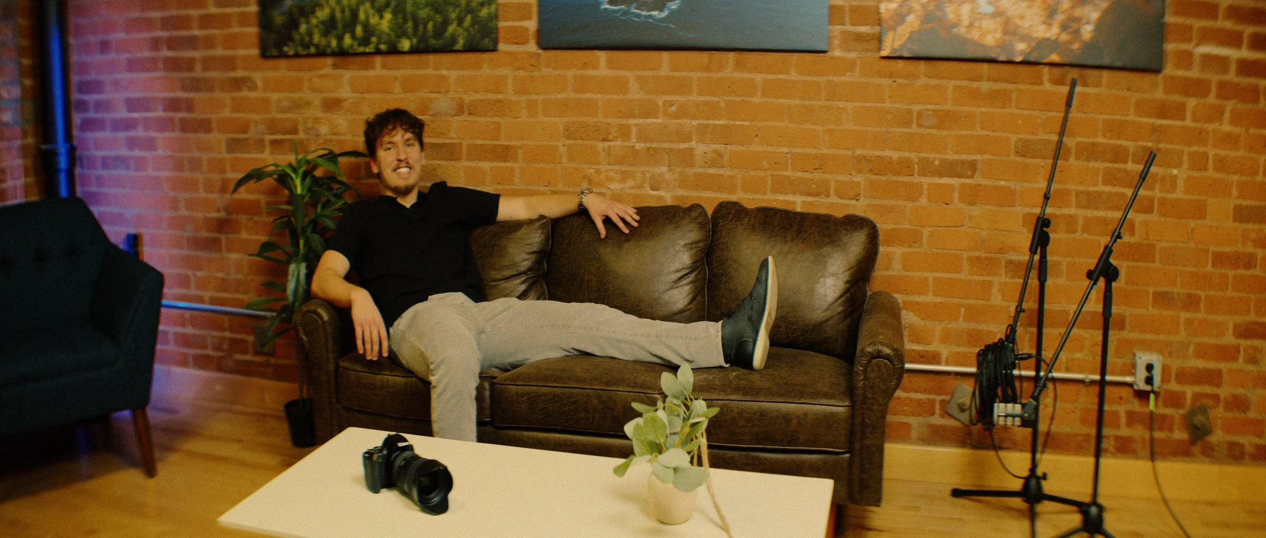 Timeline 2 (Resolve).01_00_53_01.Still020.jpg