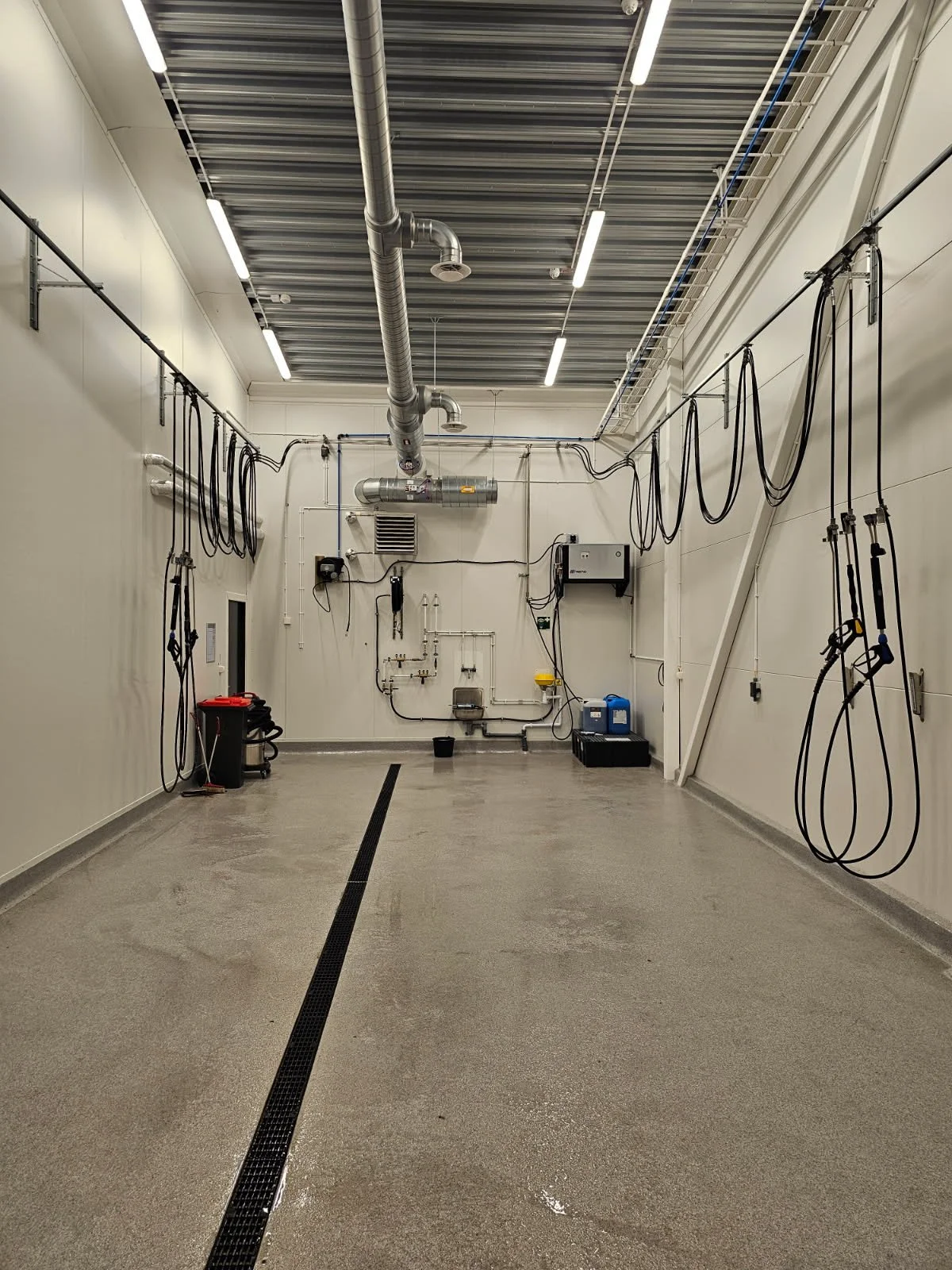 Tvätthallsutrustning och montering