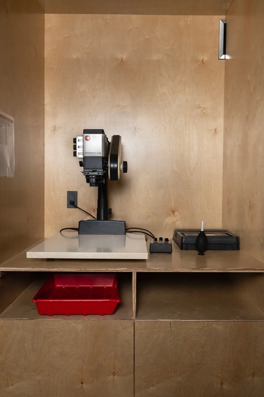 la-film-lab-darkroom-workshop-class-learn-printing-hand-processing-00003 Large.jpeg