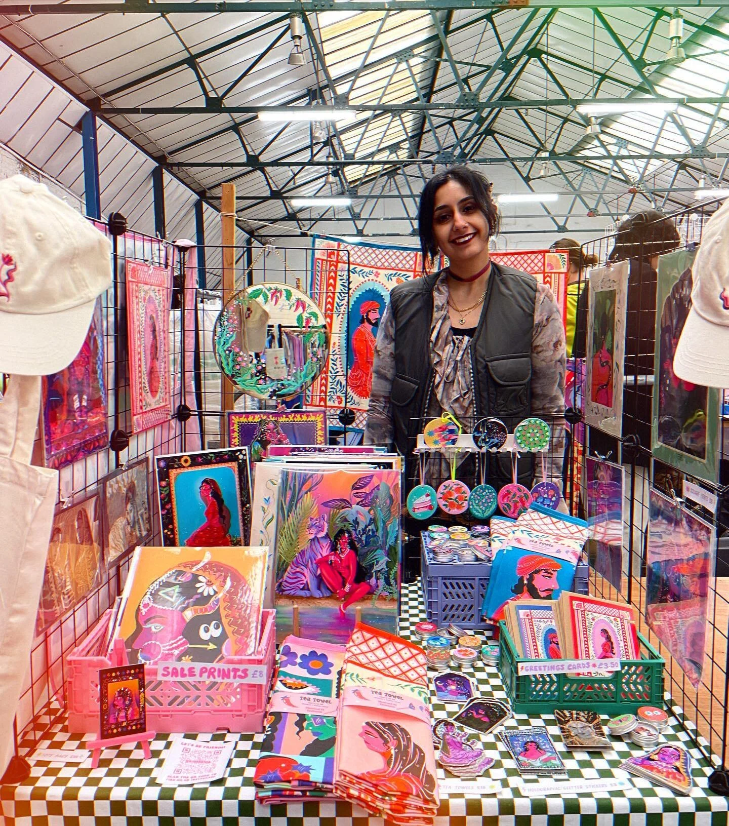 First market of 2024 ✅ 
Thank you to everyone who came to say hi and @diyartmarket for putting on such a huge event full of such a diverse range of creatives. 
Working behind a screen 24/7 means there is always a level of distance which is why I love