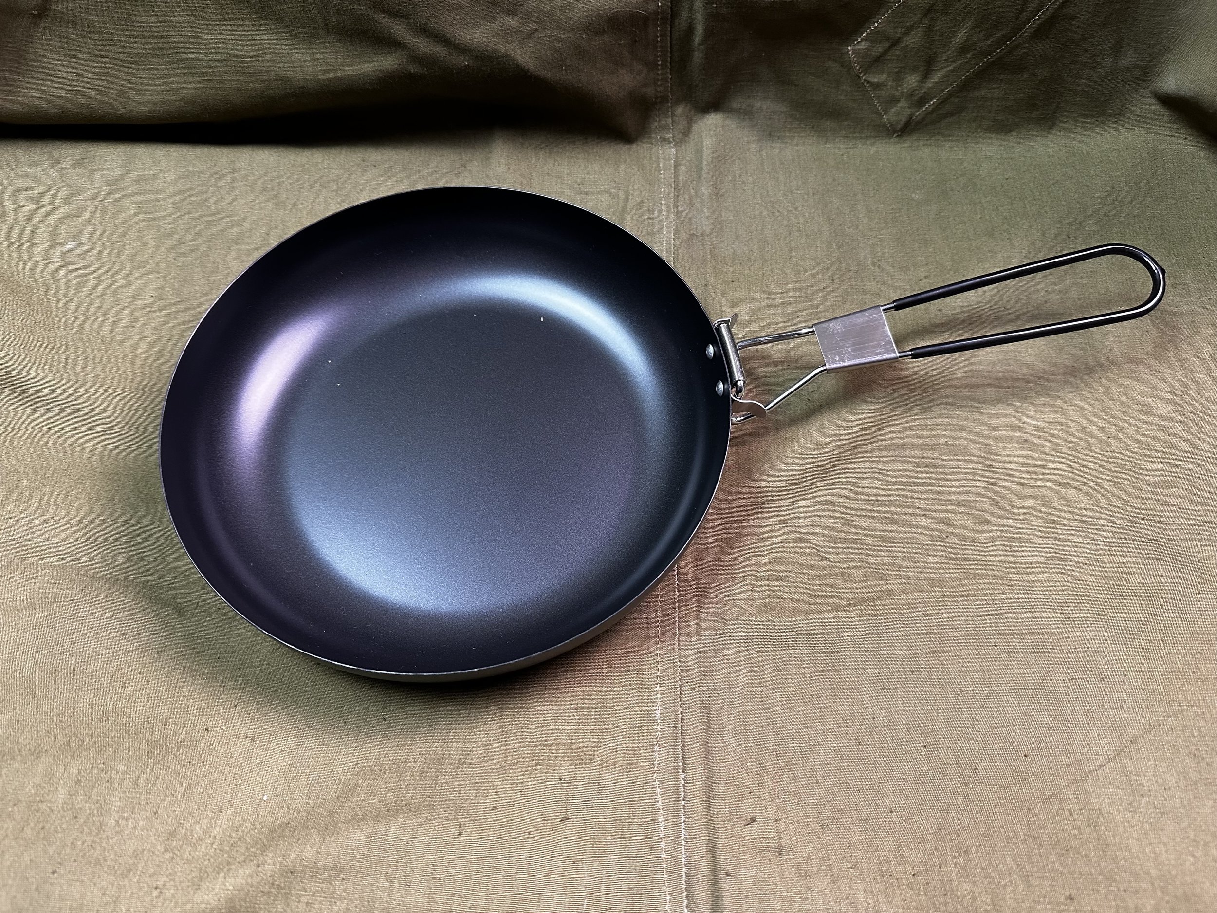 Padella anti-aderente con manico pieghevole Mil-Tec