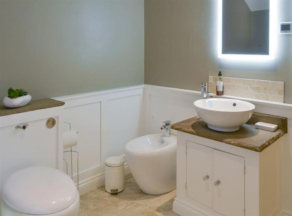 Clayfield Farmhouse toilet