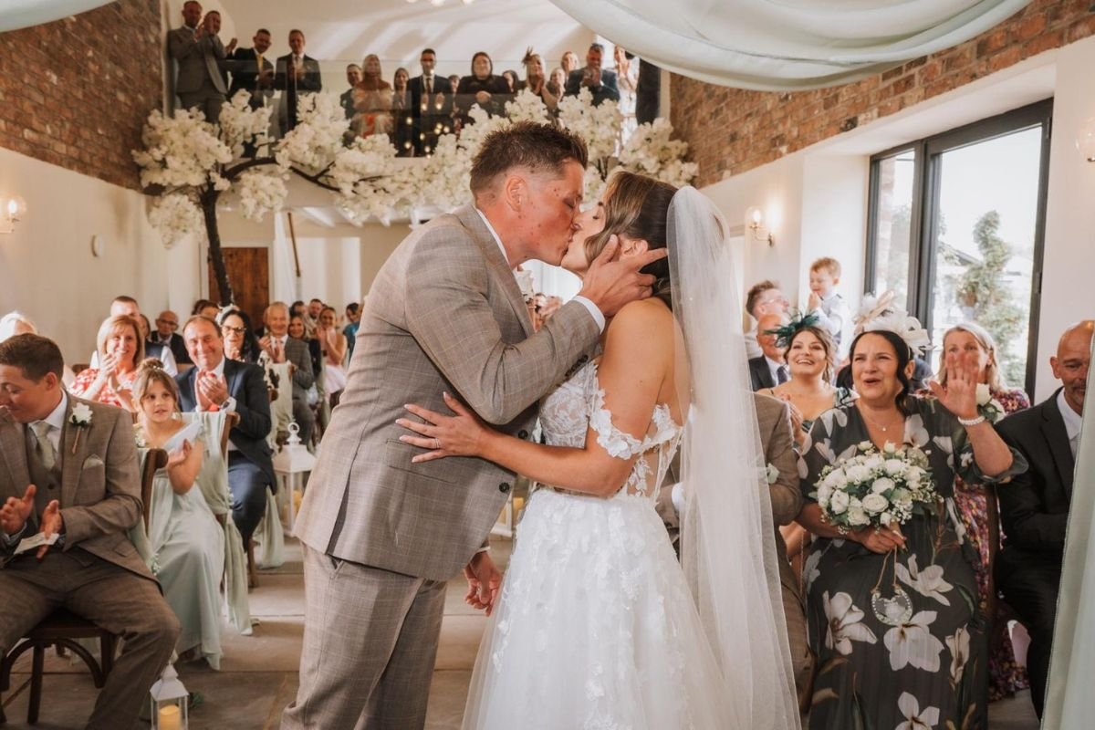 clayfield farm wedding venue (3).jpg