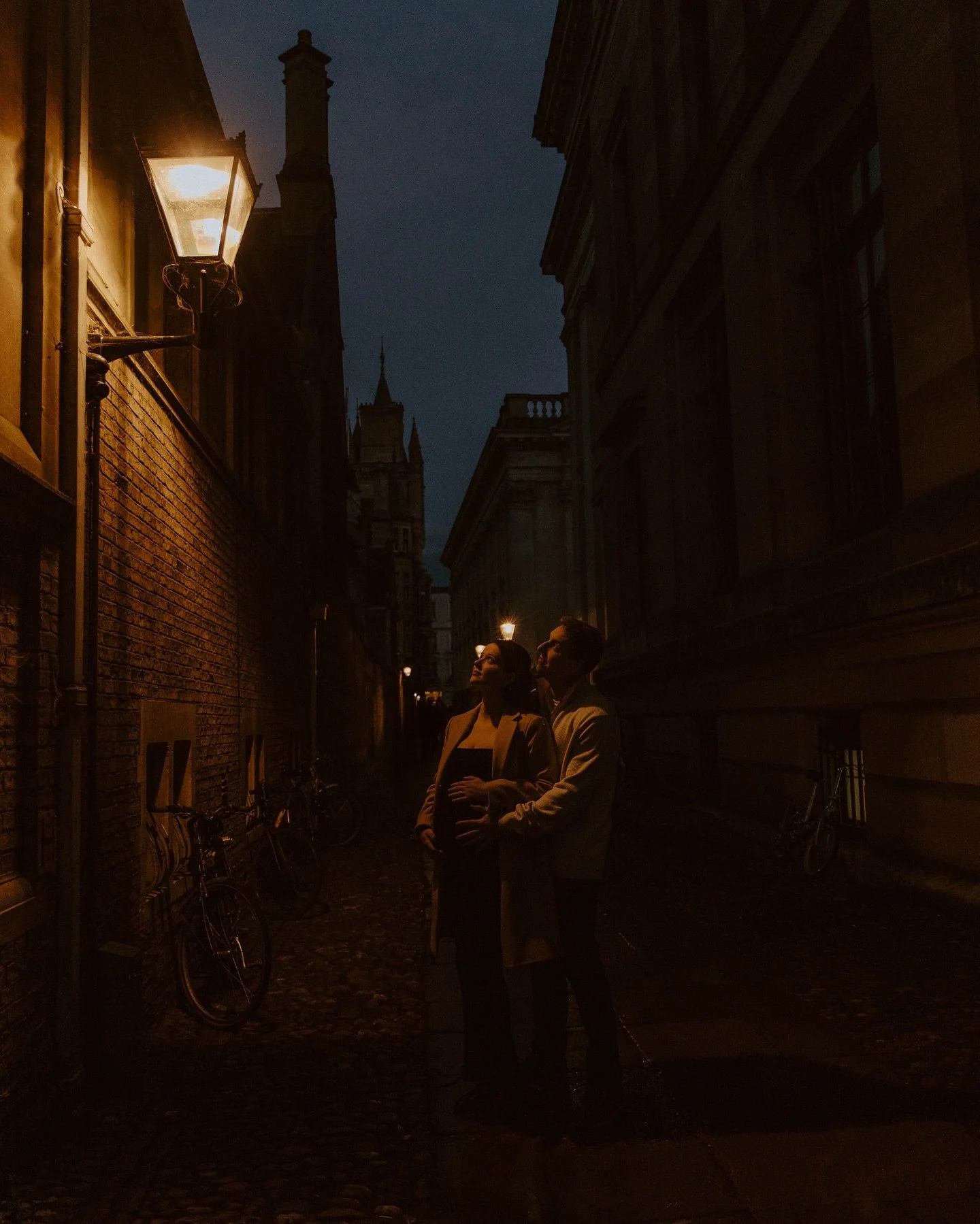 Late night movie scenes with Rae &amp; Mike 🎞️🌙 #weddingphotography #ukmaternityphotographer #cambridgeweddingphotographer #weddingphotography #londonweddingphotographer #londonphotographer #destinationweddingphotographer #tribasephotographer #camb