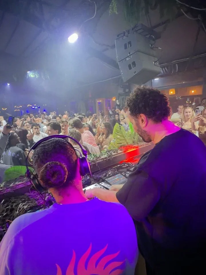 This was our Beach Opening 💜
Thank you for dancing with us. See you next time 16.05. 

Big love to our artists and venue:
@bennyrodrigues 
@iamjackson.dj 
@semmiamdounidj 
@semualraphael 
-
🎥 @khiem.lyv