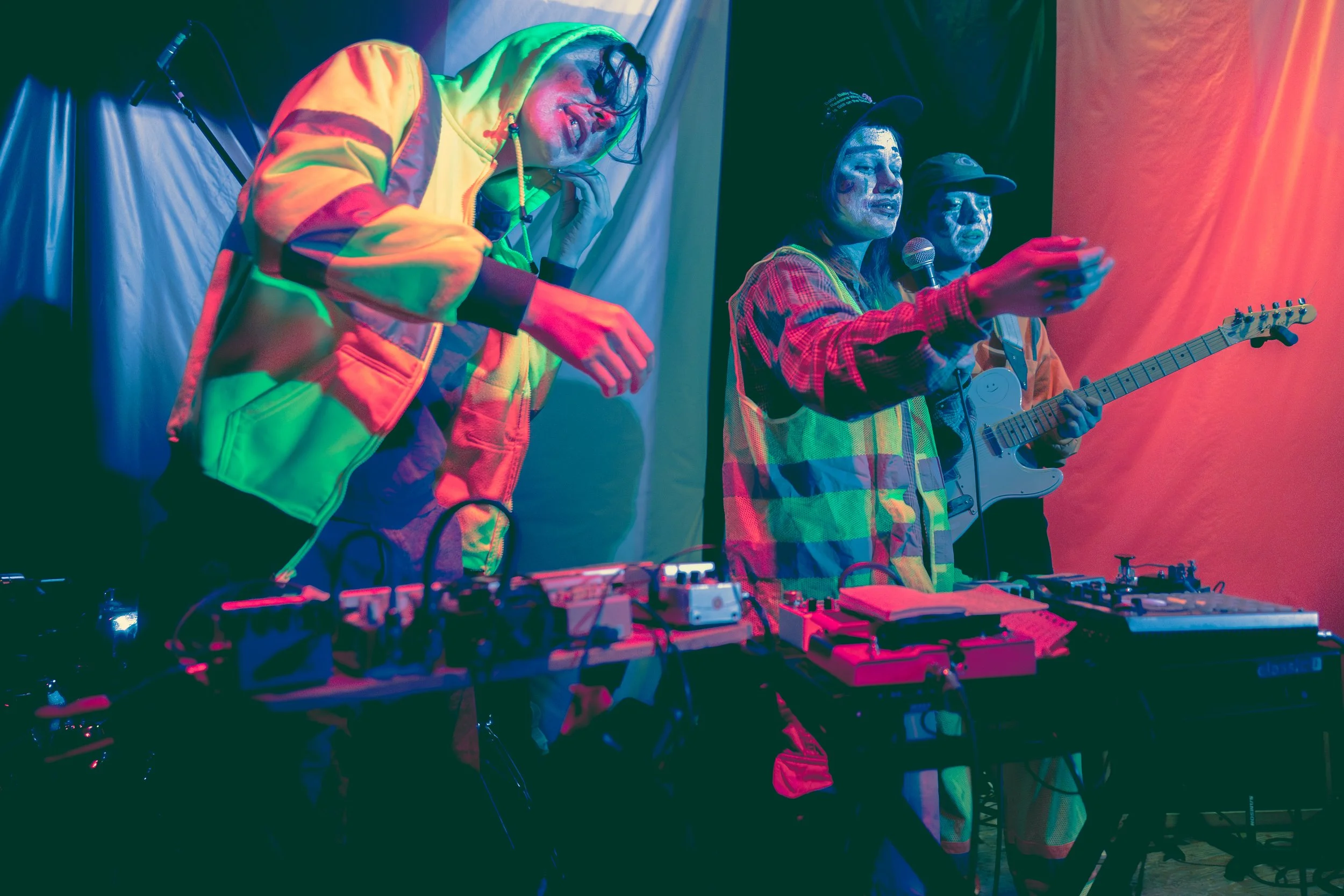 Baby Baby Explores-3.jpg