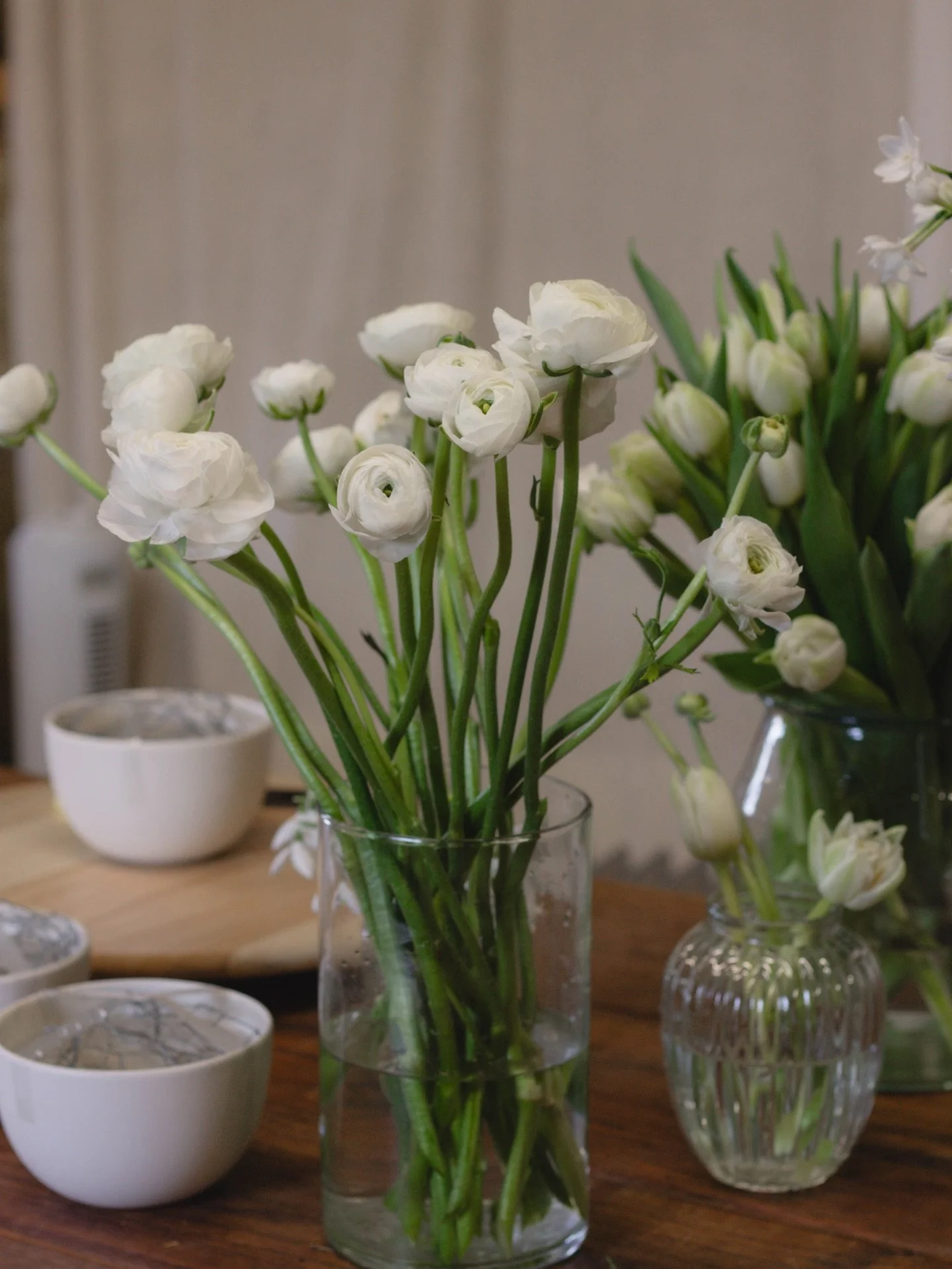 Spotting snowdrops on my walk this grey morning was much needed - those delicate little signs of life 🤍

Without wishing time away, I&rsquo;m itching to get back to the flowers! What a year we have lined up here - I absolutely can&rsquo;t wait 💫

#