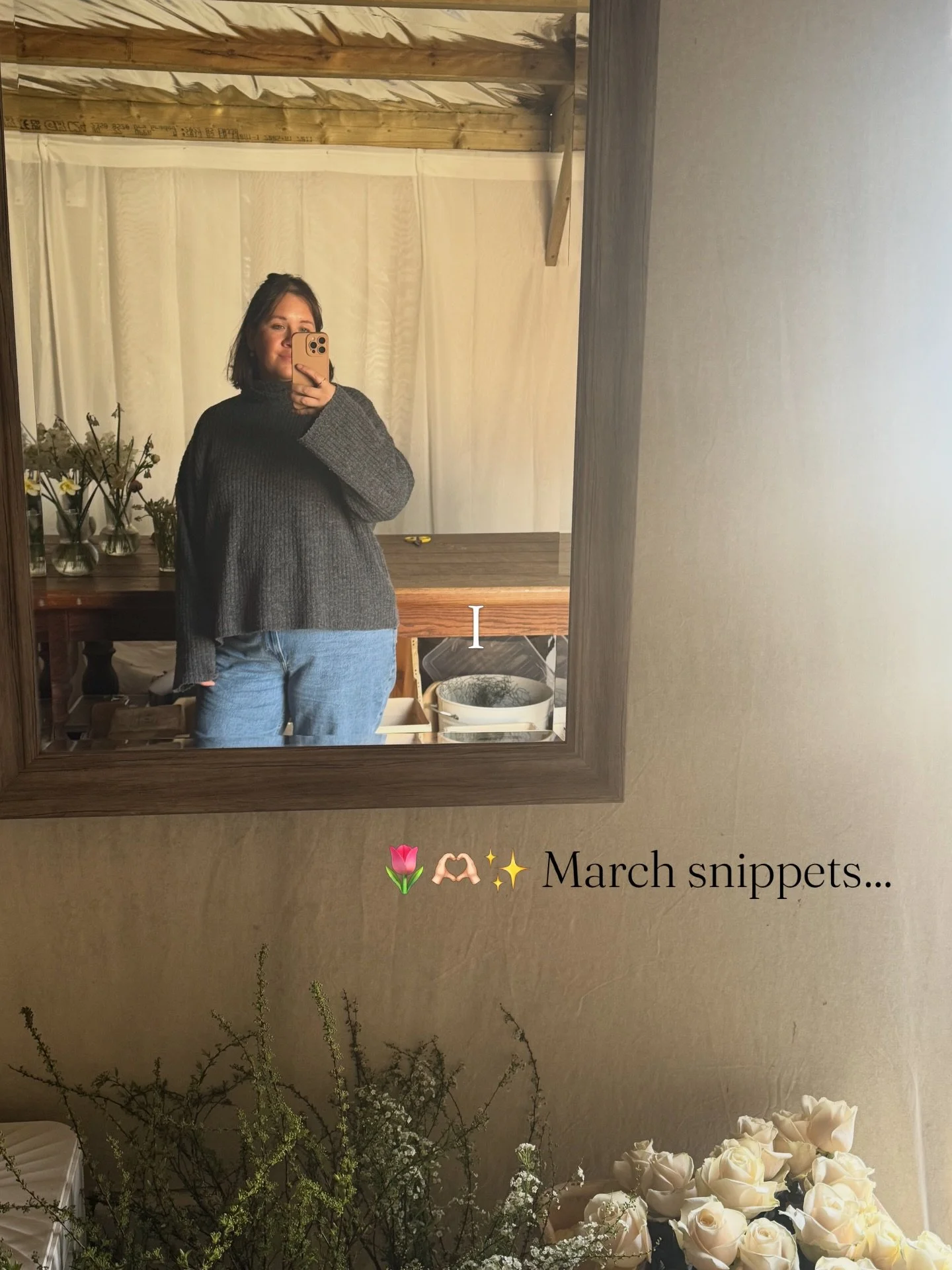 March has been such a special month 🌷🤍 always providing the first glimmers of flowers, and the reminder that lighter, warmer days are coming ☀️

1) a quick mirror selfie in the studio 📸
2) a riot of Spring colours for @hambledonwineestate 🩵
3) th