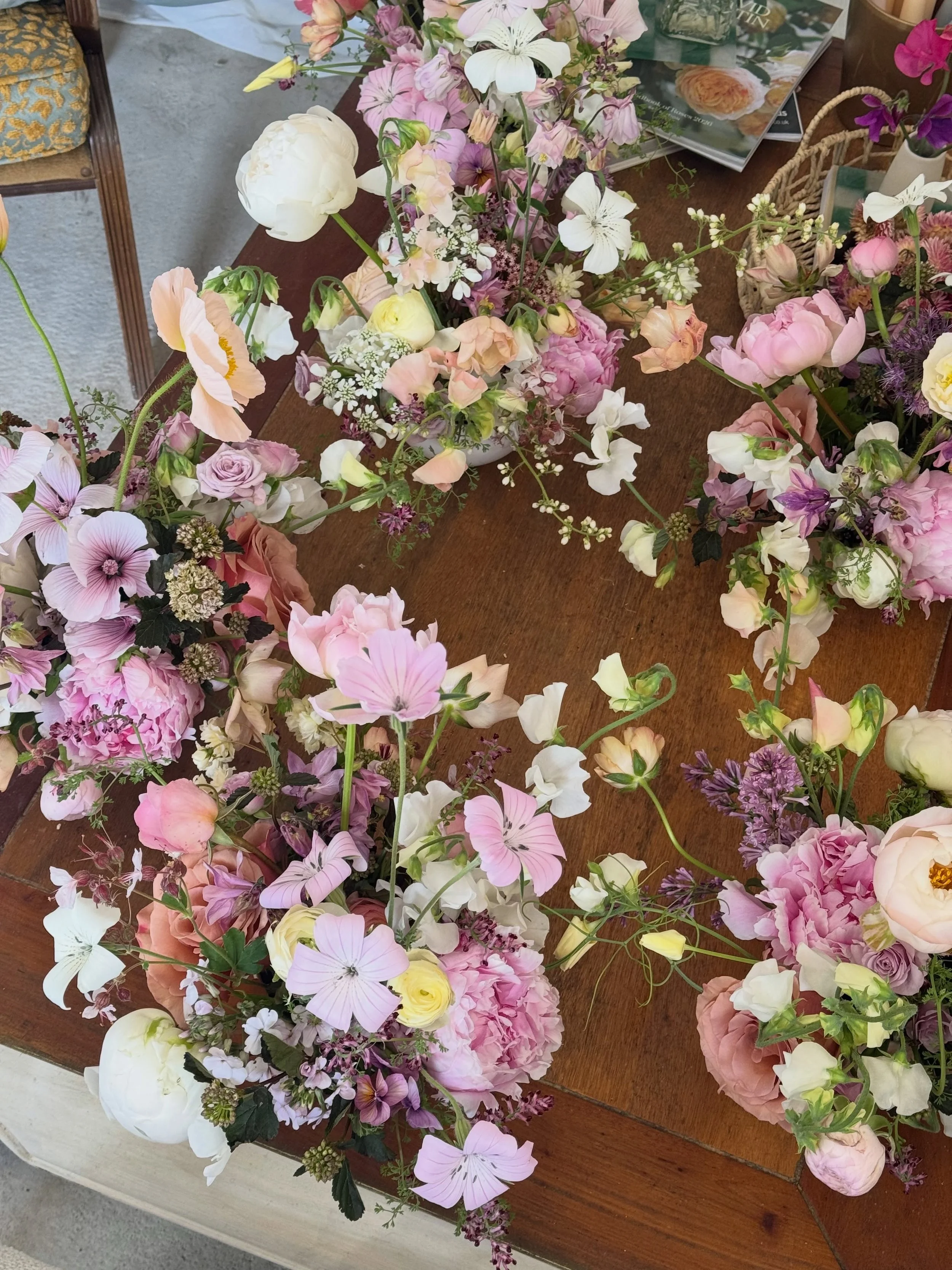 Waiting in the wings for @iliabeauty 💗🕊️🌸

An abundance of floral full arrangements in ILIA&rsquo;s stunning brand colours. Made with an array of super special seasonal flowers, most of which were British grown.

Such a fun brief and a total pleas