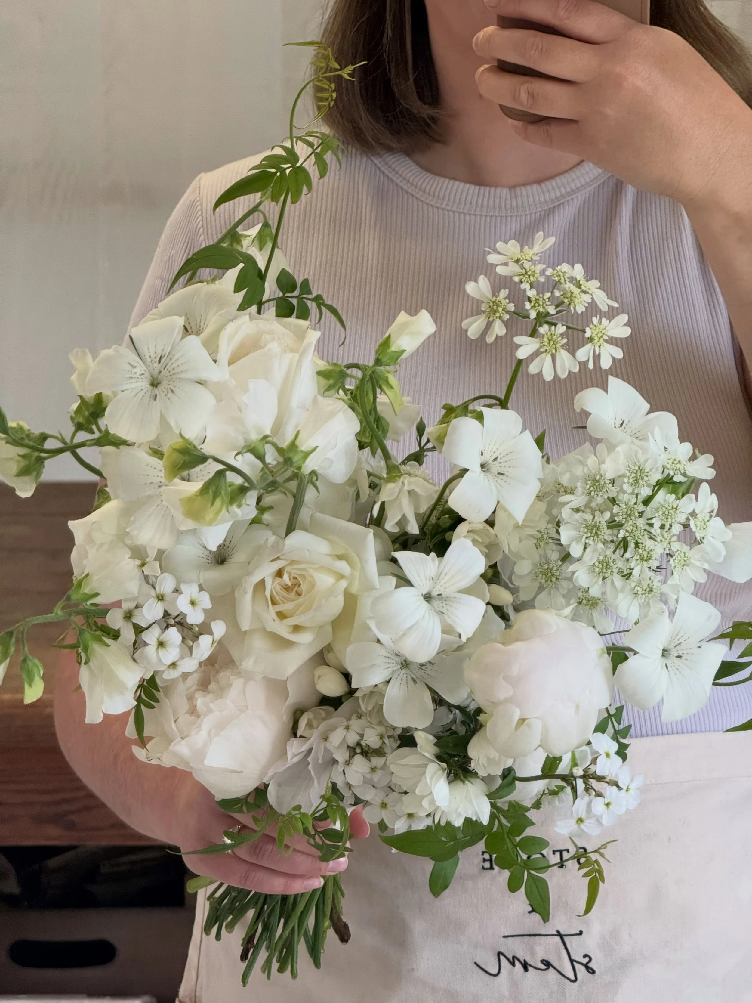 For Ellie 🤍🌿 an abundant bridal bouquet, full of sweet scent and subtle movement, with a gardenesque feel 

Featuring scented garden roses, sweet peas, corncockle, orlaya, sweet rocket, blousy peonies, lavatera, philadelphus, finished with beautifu