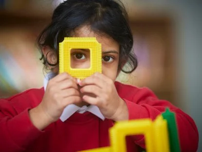 Pupil looking through a shape