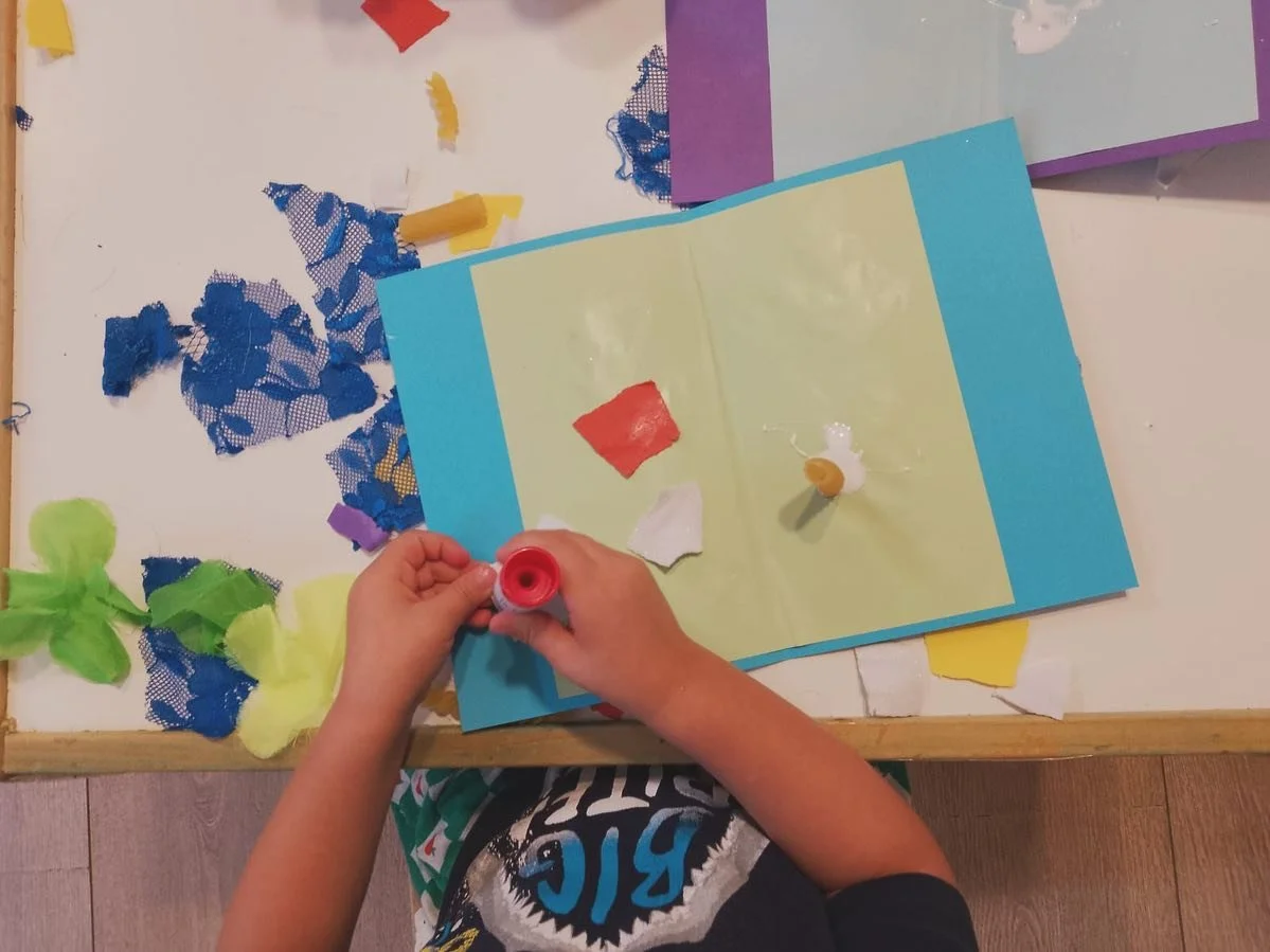 Libro 📖 tattile realizzato con materiali di diversa texture 🌈!!😁#collage #texure #riciclo #creative