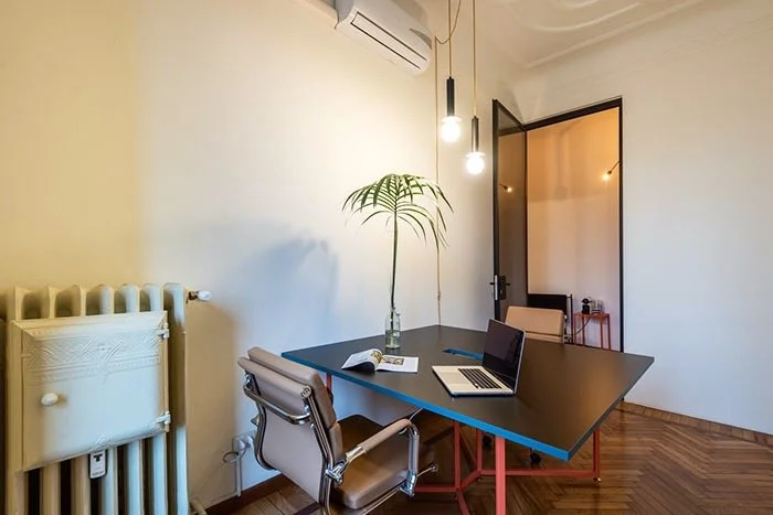 WOW WOW WOW! 🔥
Ufficio privato con balcone loggiato🏛

Accesso 24/7, arredato, ideale per 2 persone

👇 Servizi inclusi
- elettricit&agrave;, riscaldamento/aria condizionata
- wi-fi con fibra ottica
- stampante/scanner/fotocopiatrice
- caff&egrave;/