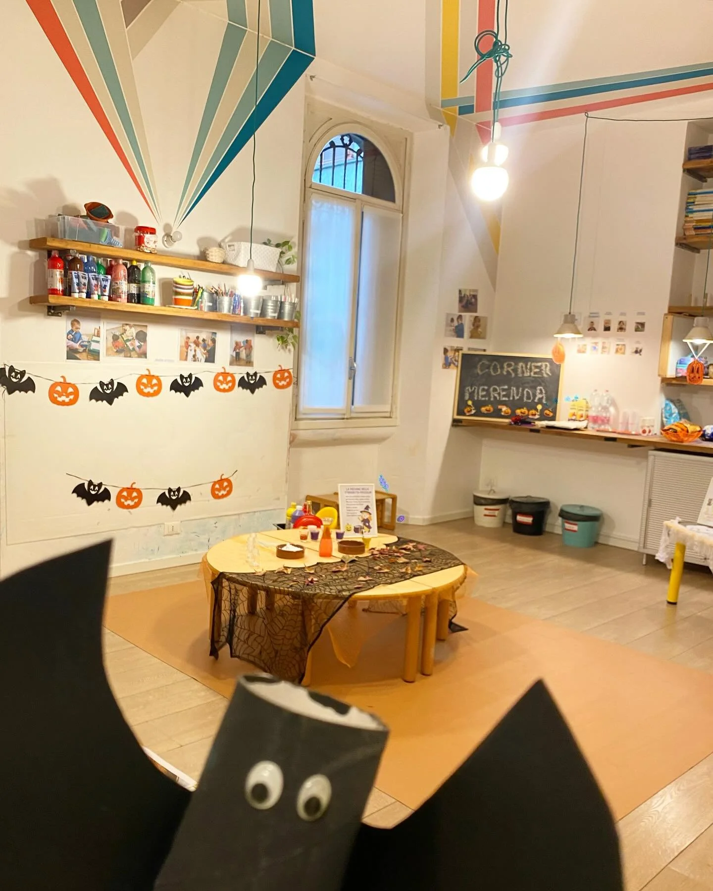 Halloween 🎃 @qbabymilano 

Pozioni 🧪 magiche 🧙🏿&zwj;♀️ esperimenti 🔬 speciali 👻 biscotti 🍪 mostruosi 🐲

I nostri qbabies sono pronti a festeggiare con una merenda speciale insieme alle loro famiglie al Qbaby 🎃

#qbaby #qbabymilano #hallowen 