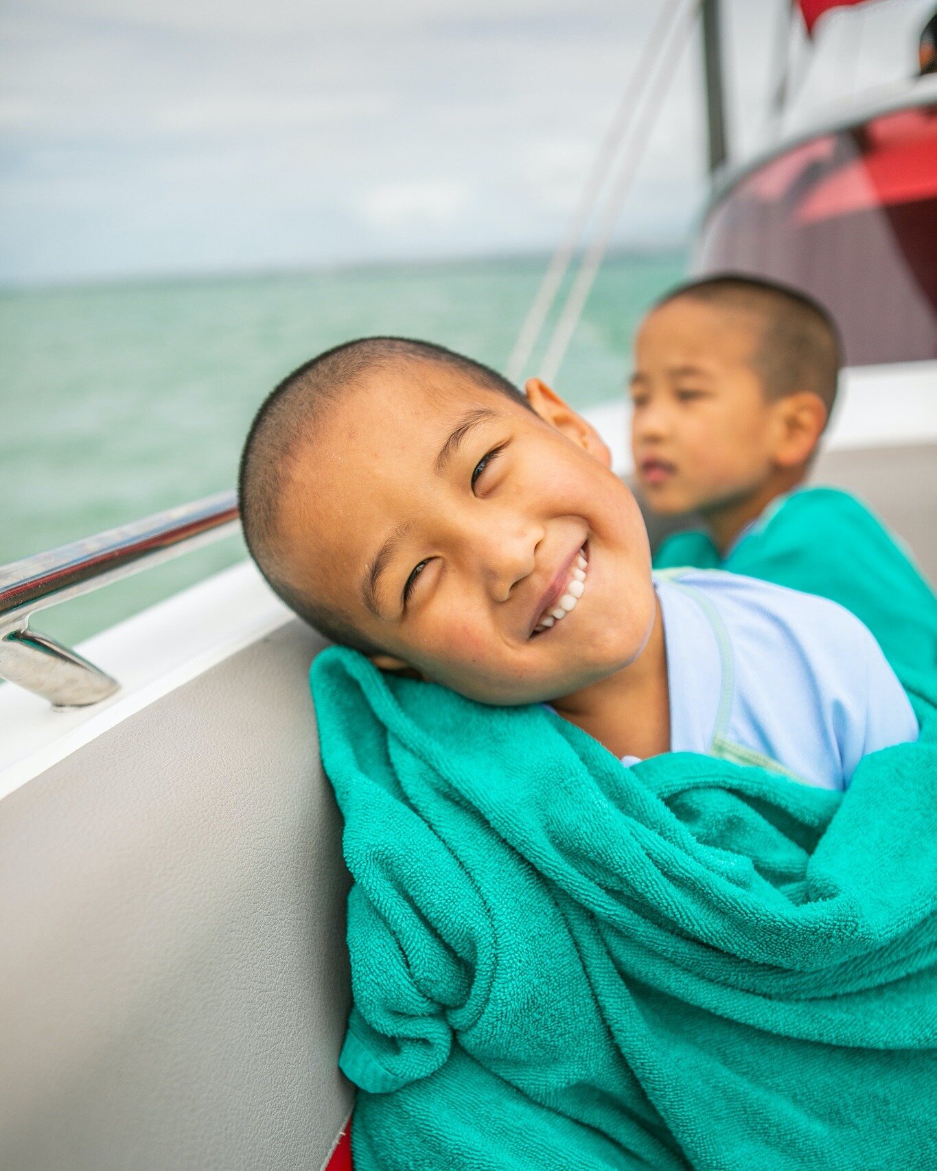 🌊🚤 Embrace the joy and wonder as children embark on our boat trip to uncover the history and beauty of Mauritius' largest lagoon! Our journeys are perfect for all ages &ndash; from the young to the young at heart. Everyone, even the littlest ones, 