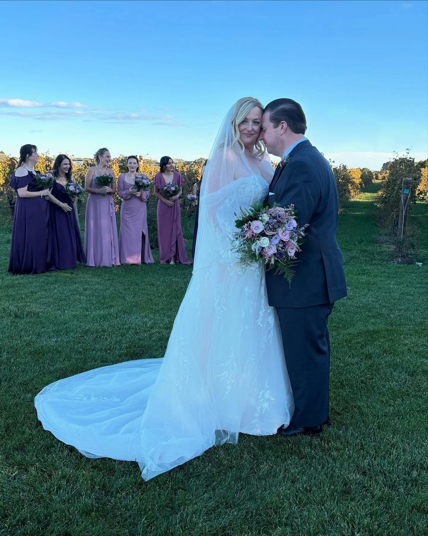 Beautiful photo Of The Bride and Groom..
Tina Landi Photos🩷
Cutchogue Vinyards