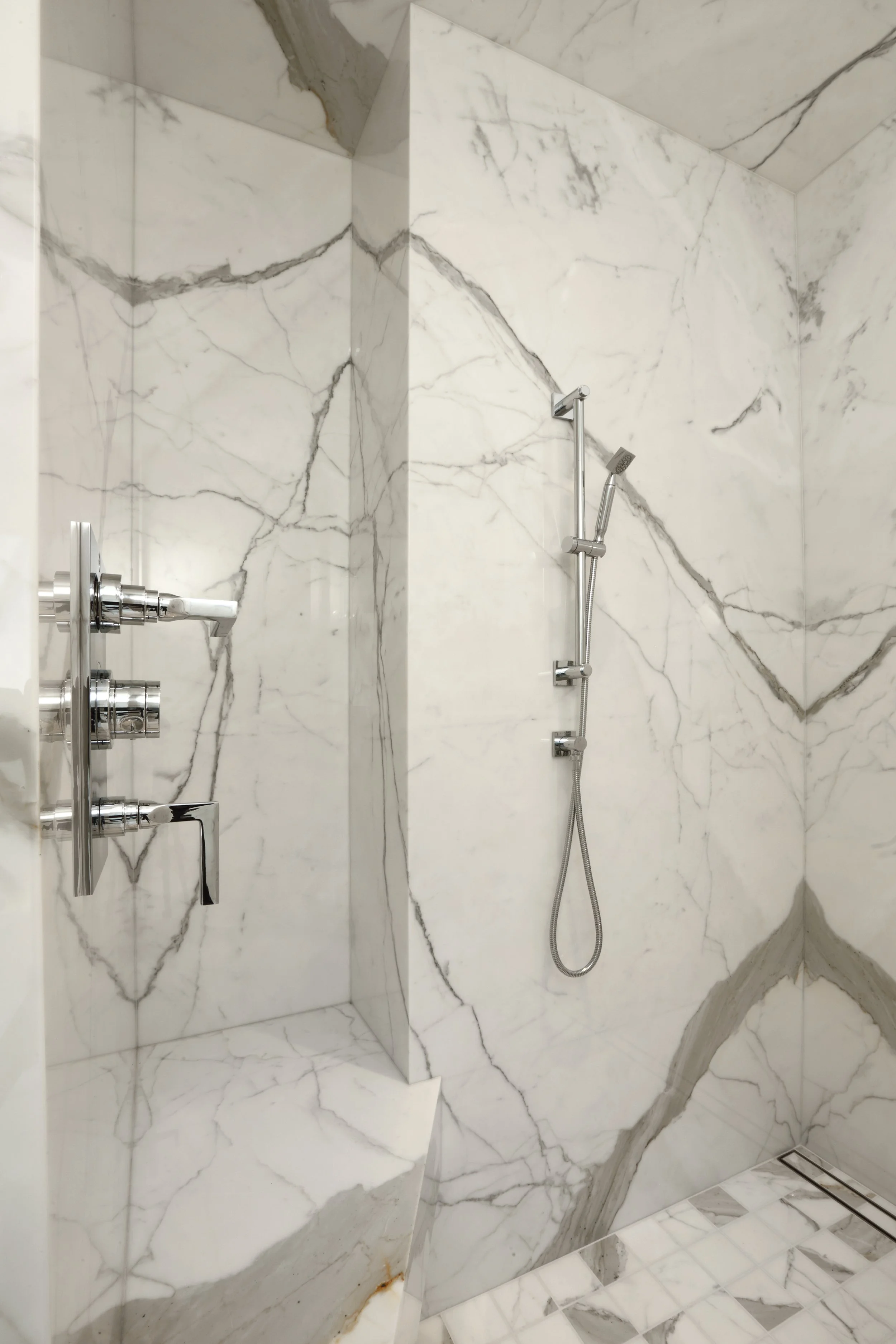 Master Bath Emerald102-586.jpg