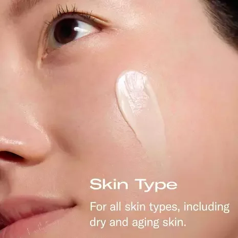 26_SBSDMI_Trio_Luxe_PDP_Texture_on_Skin_2000x2000_v2.webp