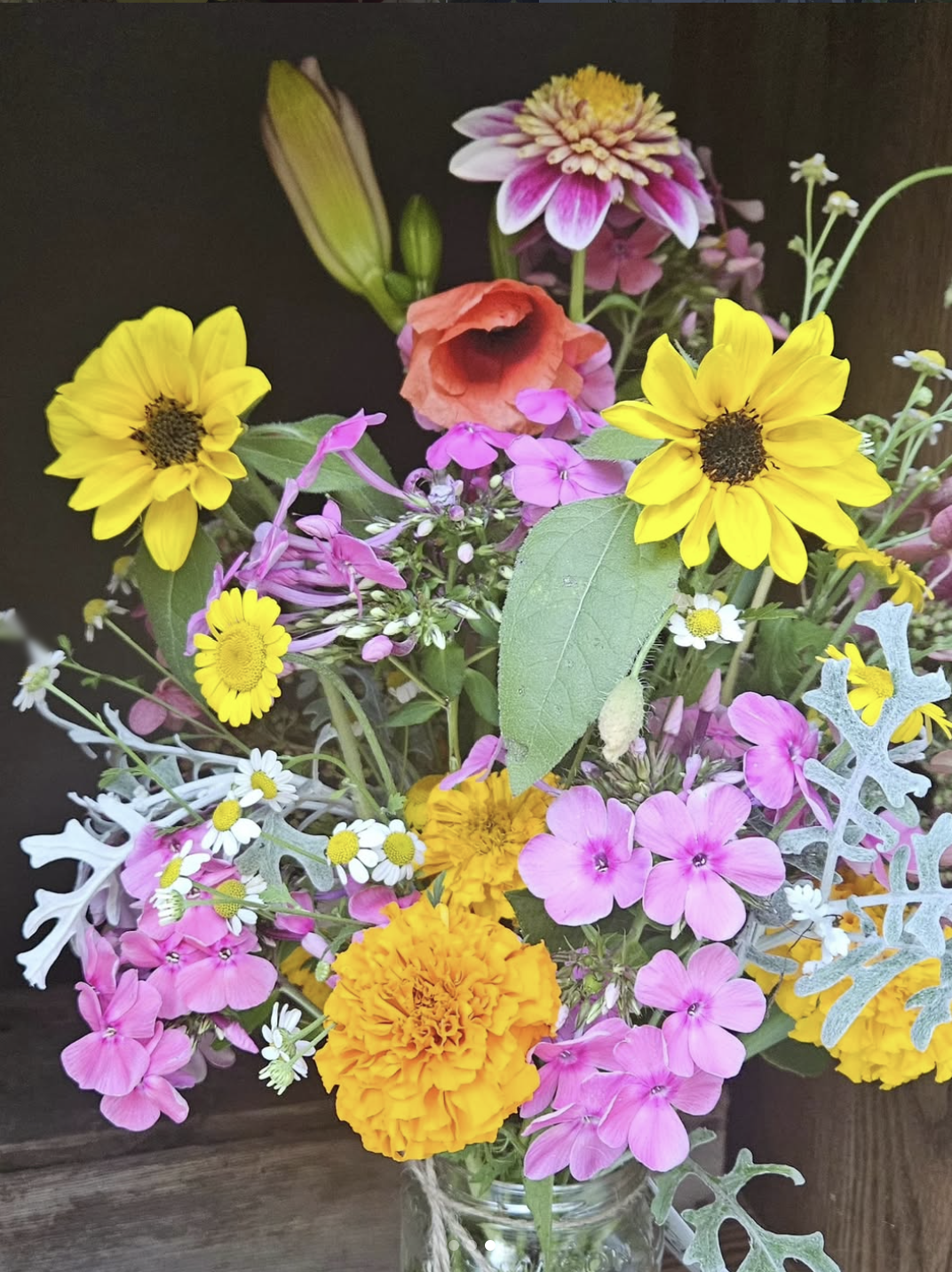 mason-jar-wildflowers_cleaned.png