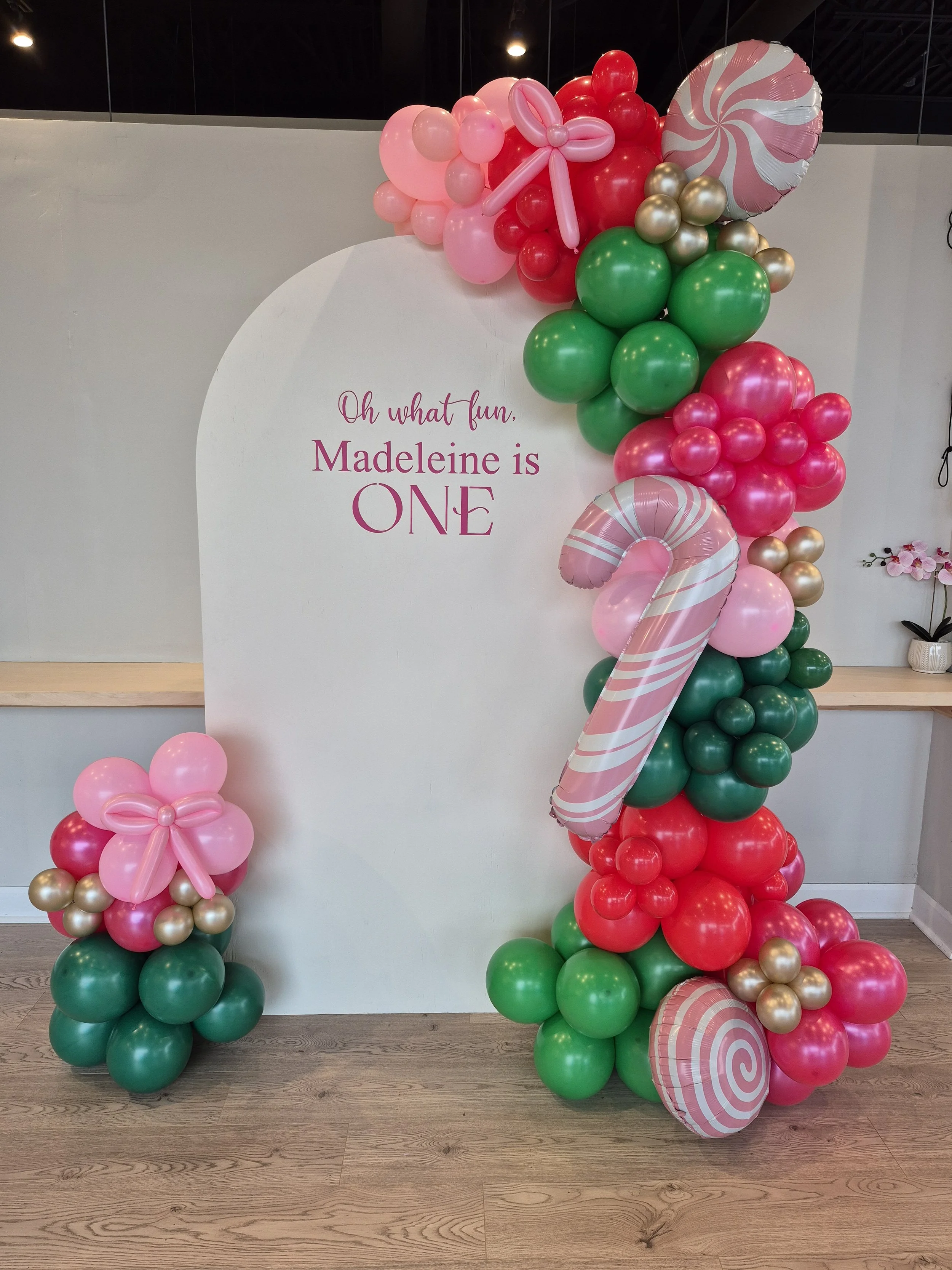 Confetti Square Kids Birthday Backdrop Balloons - Tottenham, Orangeville, Alliston, Bolton