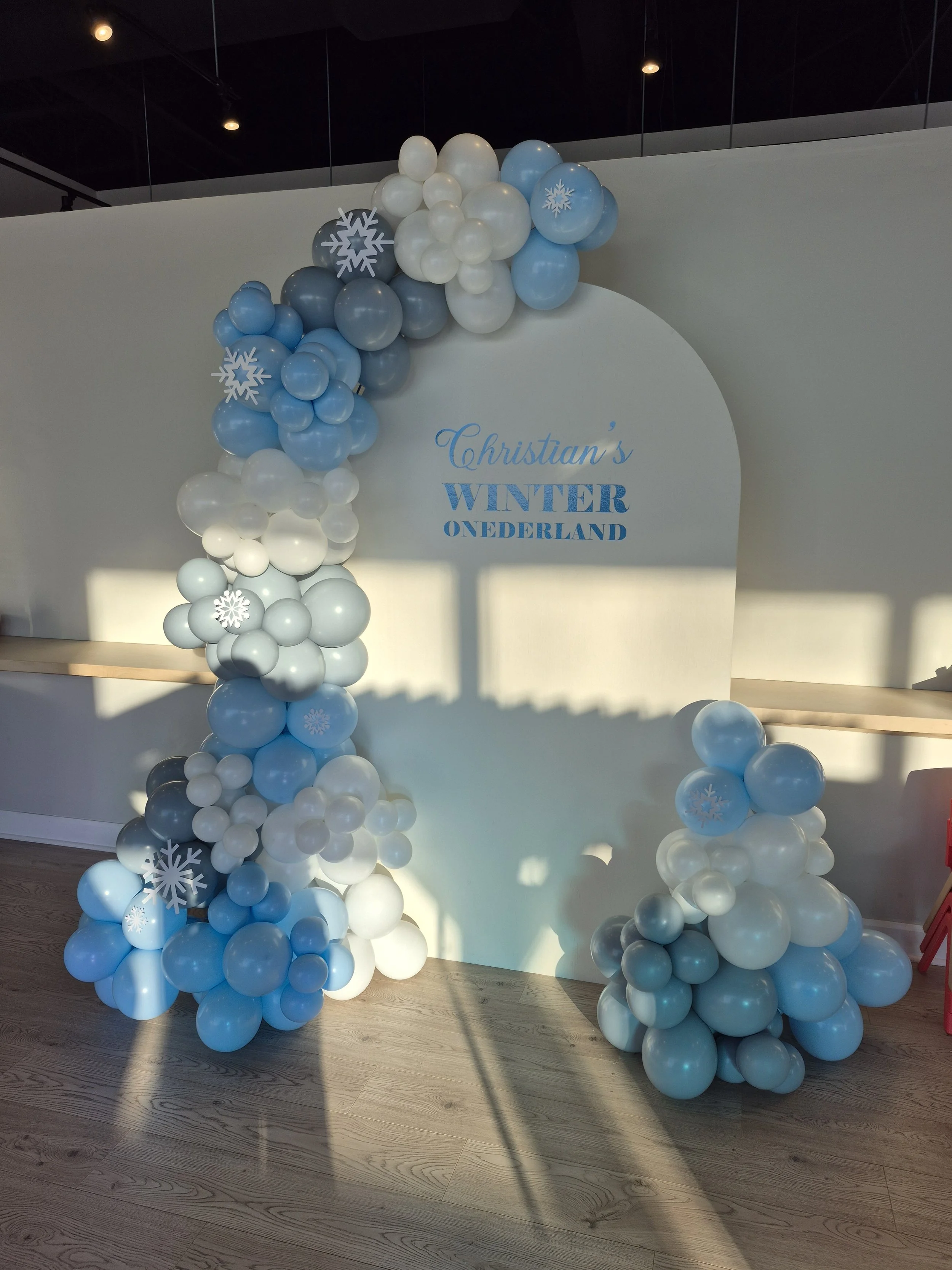 Confetti Square Kids Birthday Backdrop Balloons - Tottenham, Orangeville, Alliston, Bolton