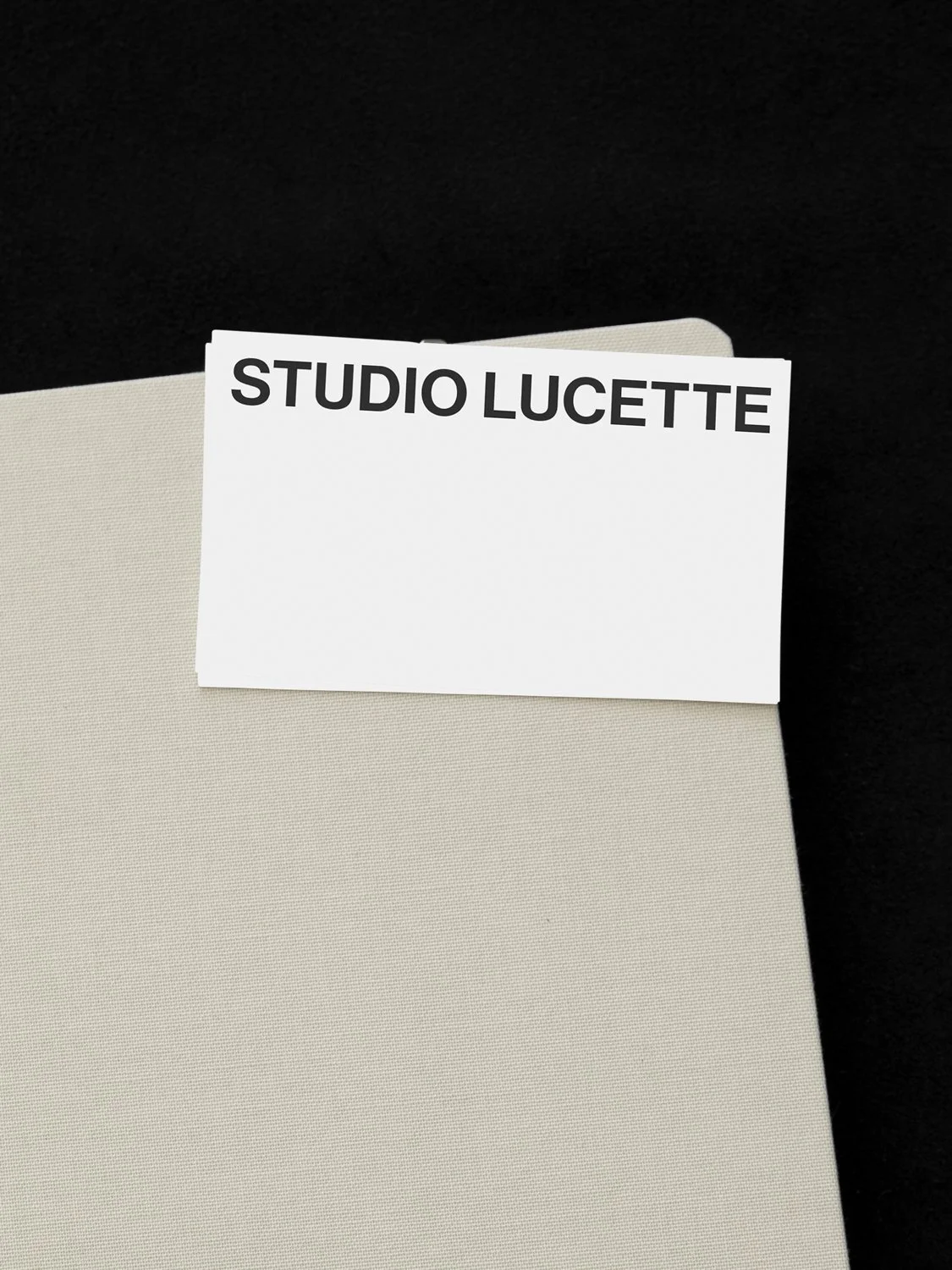 Lucette, a modern minimalist business card template.