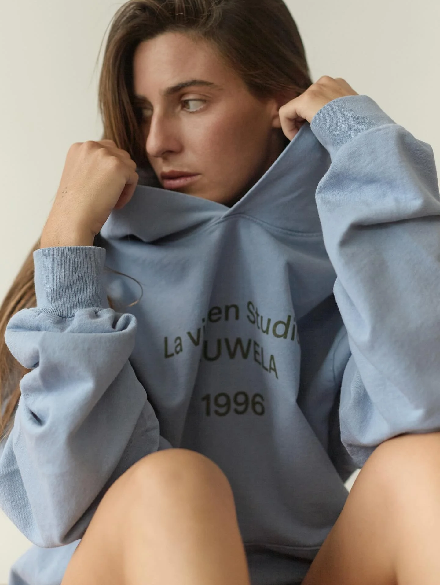 La vie en Studios, Pauwela. 

@vanenegoose wears our lightweight hoodie in dusty blue, French terry in a size large.