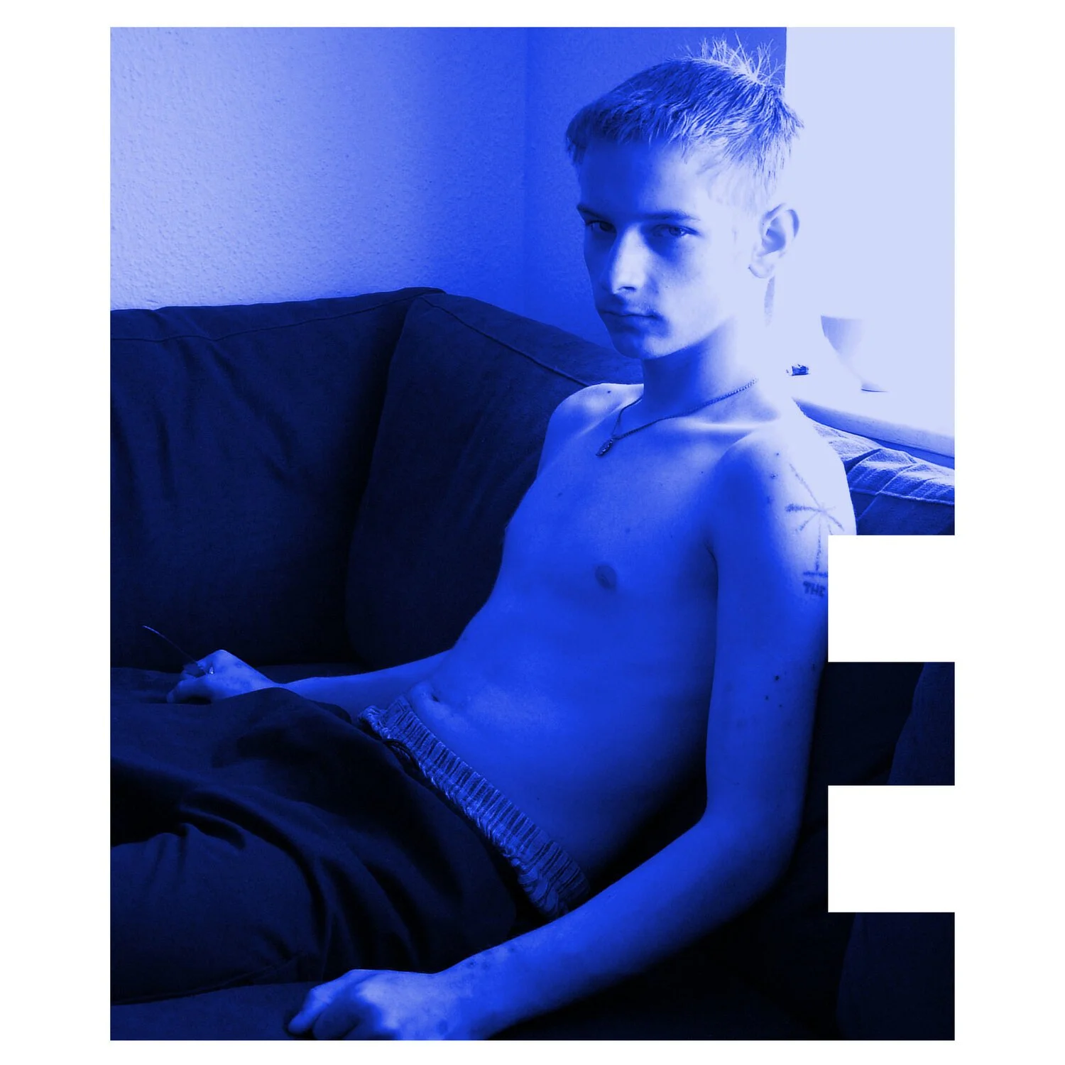 x08_E_blue.jpg